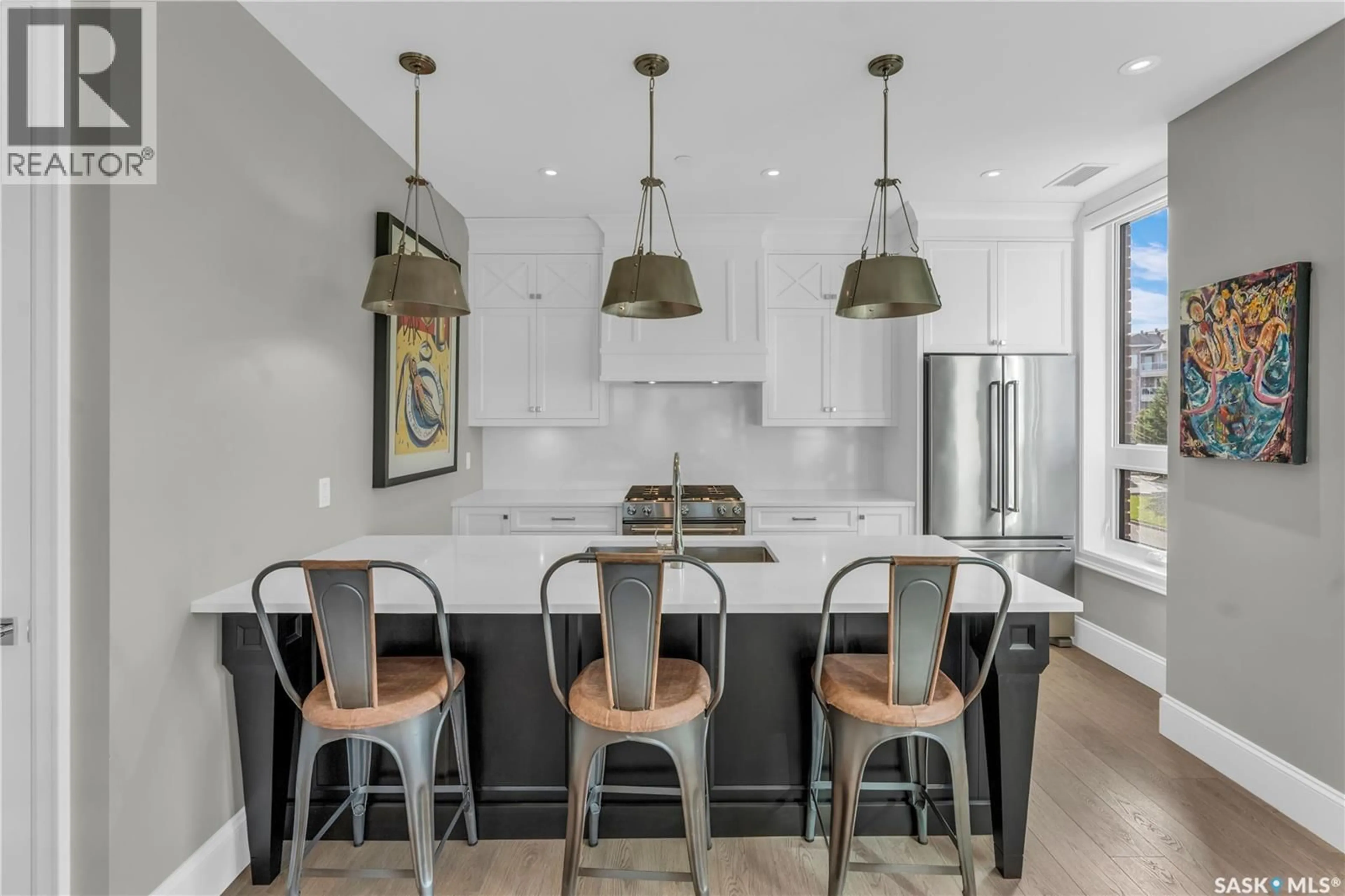 Contemporary kitchen, ceramic/tile floor for 101 408 CARTWRIGHT STREET, Saskatoon Saskatchewan S7T0X1
