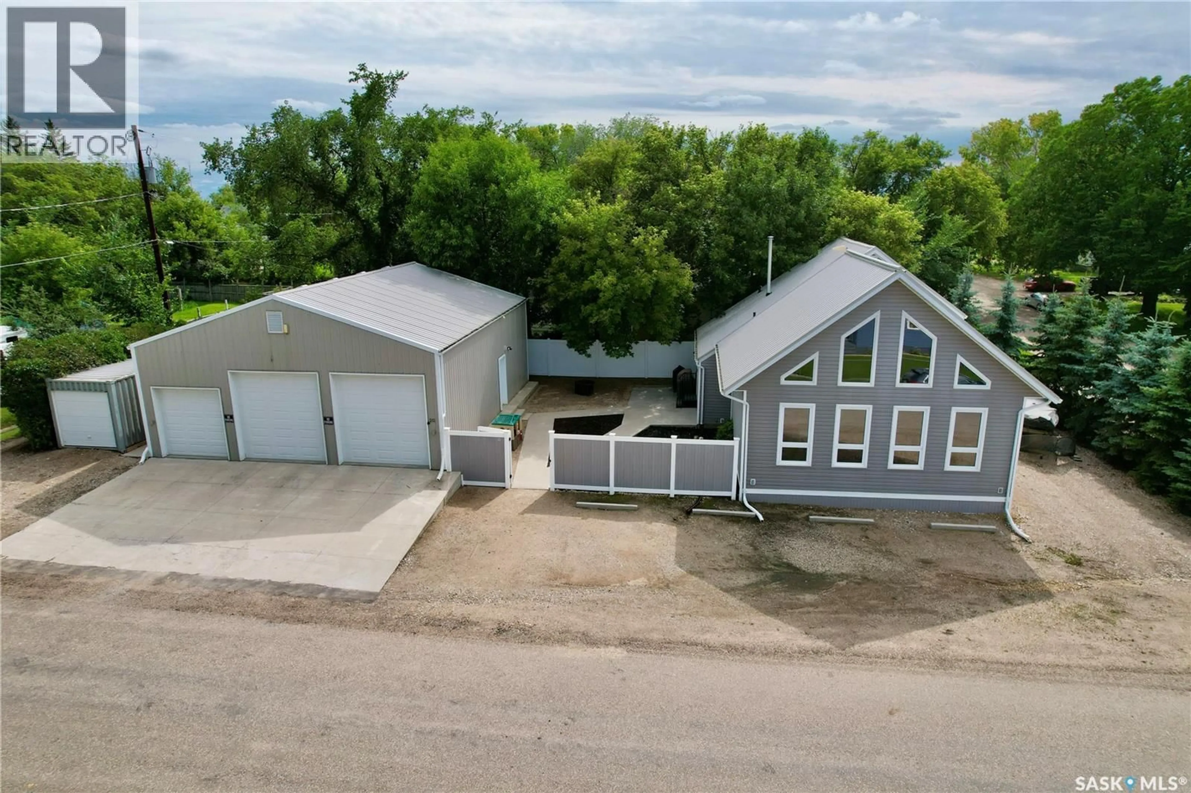 A pic from outside/outdoor area/front of a property/back of a property/a pic from drone, building for 212 JURA STREET, Colonsay Saskatchewan S0K0Z0