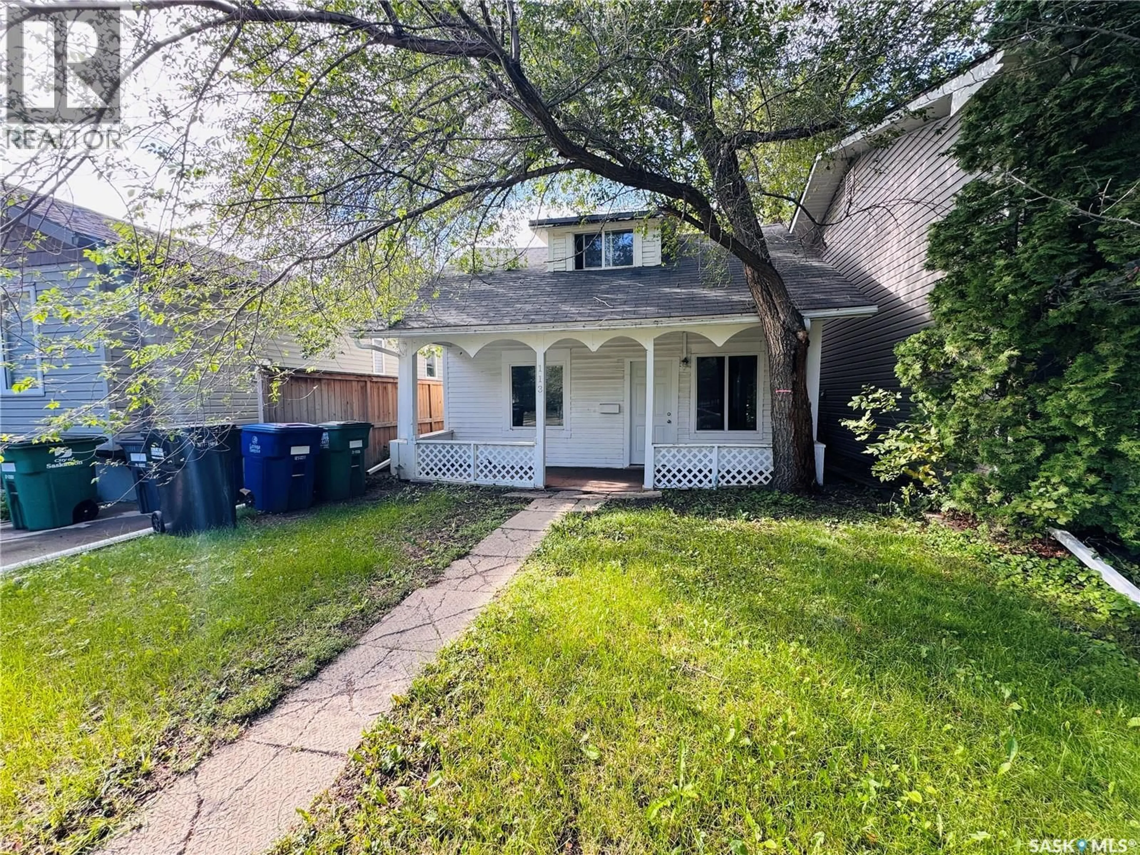 A pic from outside/outdoor area/front of a property/back of a property/a pic from drone, street for 113 109TH STREET, Saskatoon Saskatchewan S7N1R3