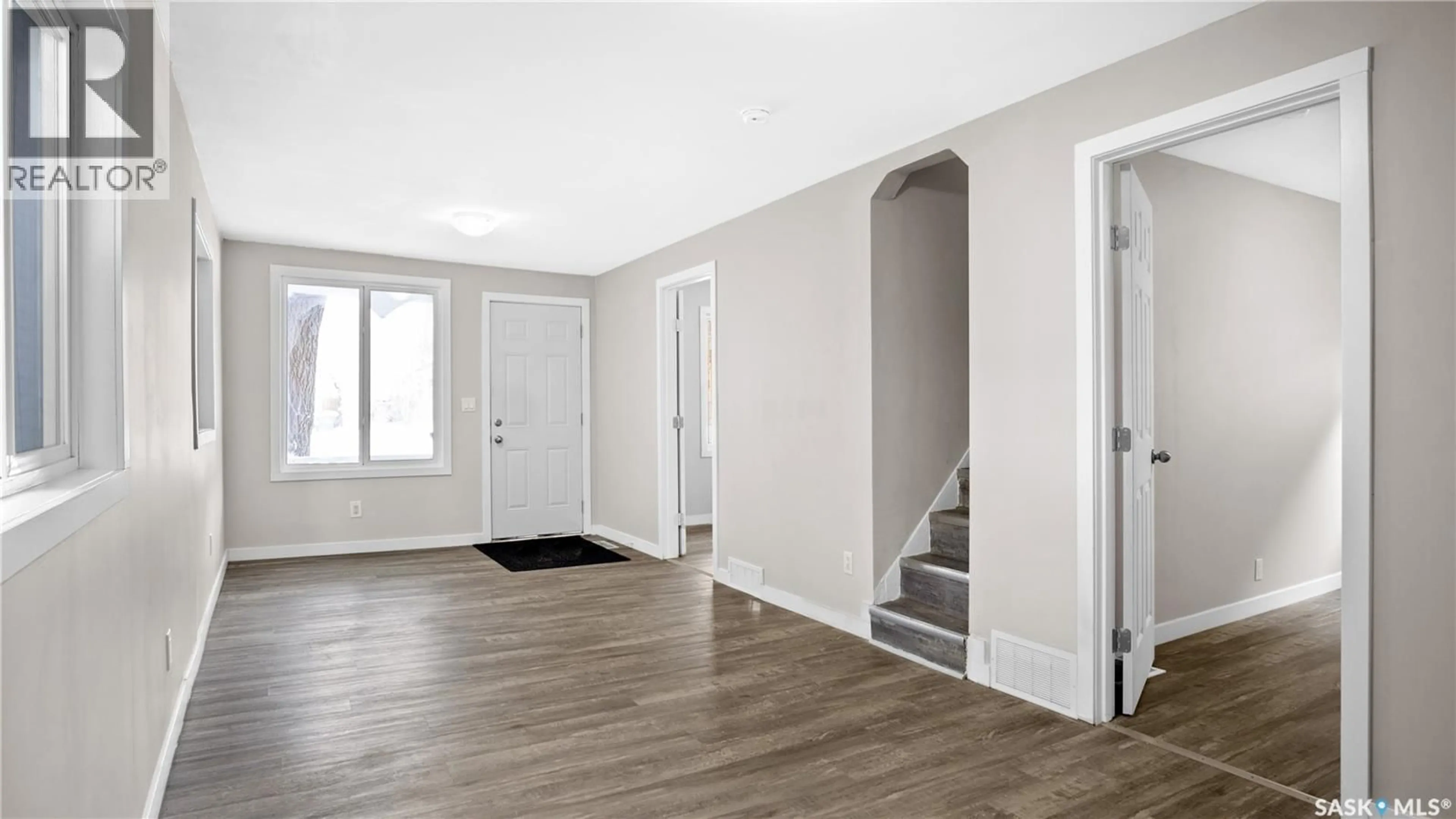 Indoor entryway for 113 109TH STREET, Saskatoon Saskatchewan S7N1R3
