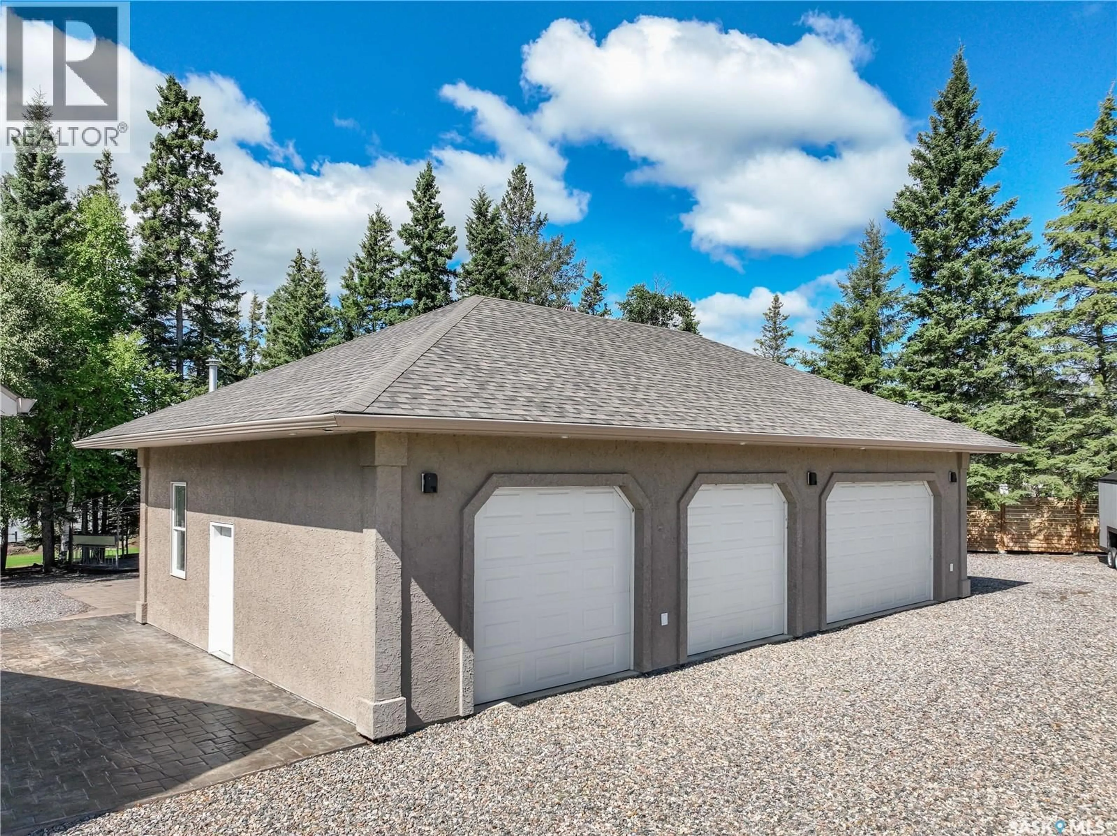 Indoor garage for 3 KAREN PLACE, Candle Lake Saskatchewan S0J3E0
