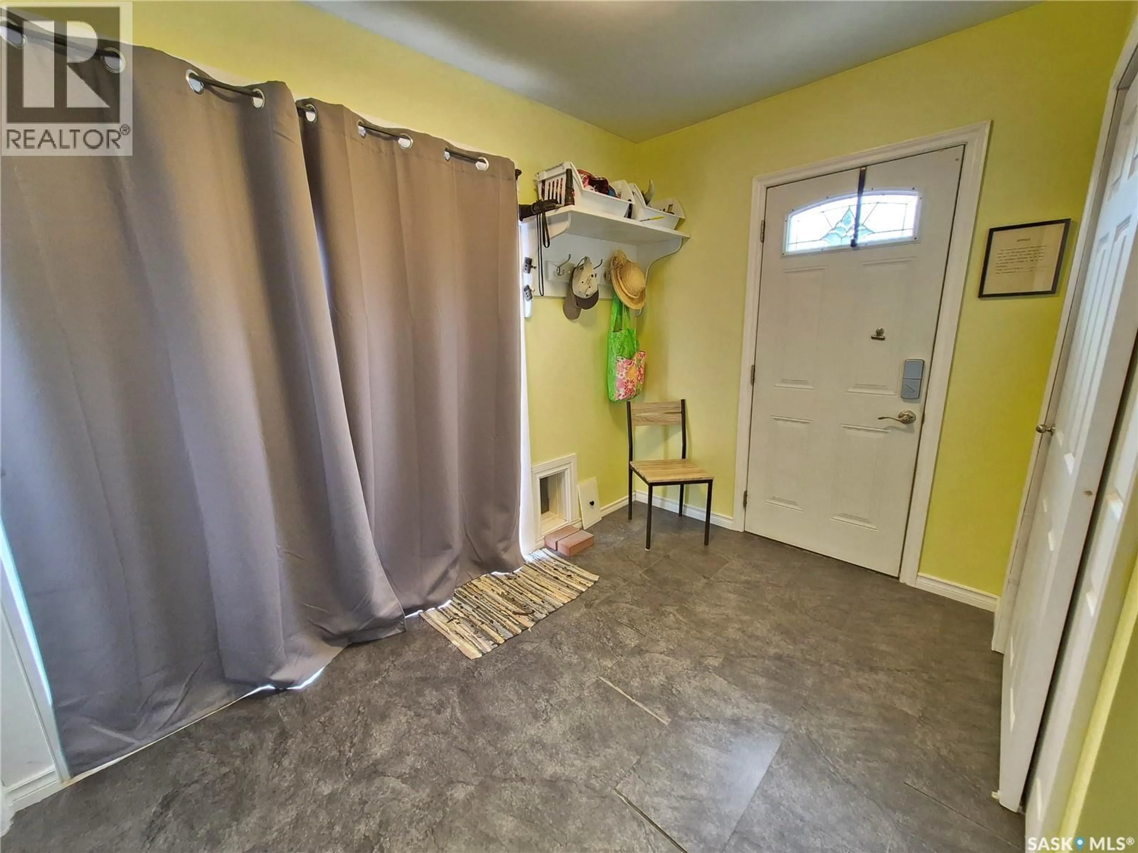Indoor entryway for 630 SHORT STREET, Bengough Saskatchewan S0C0K0