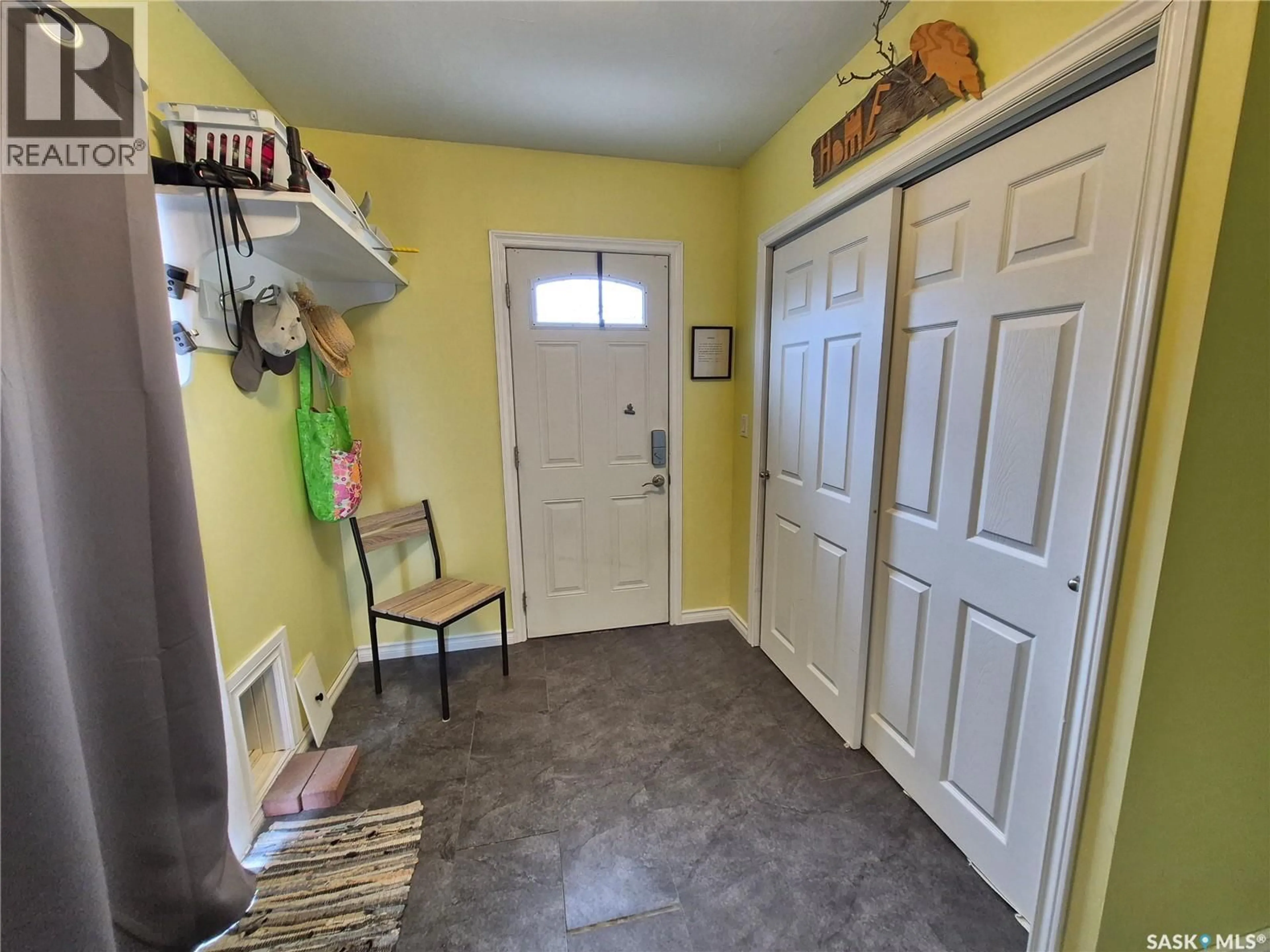 Indoor entryway for 630 SHORT STREET, Bengough Saskatchewan S0C0K0