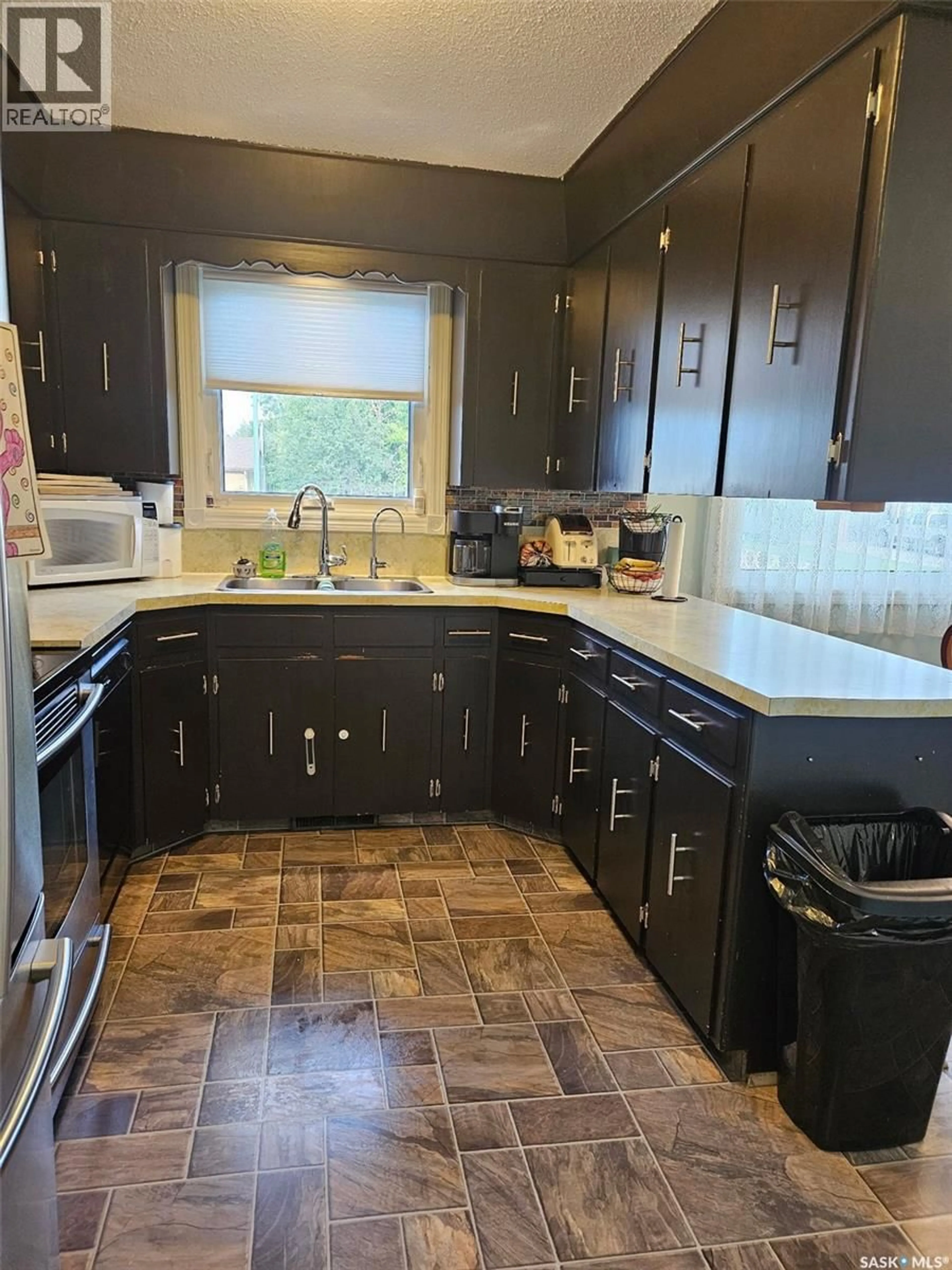 Standard kitchen, ceramic/tile floor for 21 VANIER DRIVE, Melville Saskatchewan S0A2P0