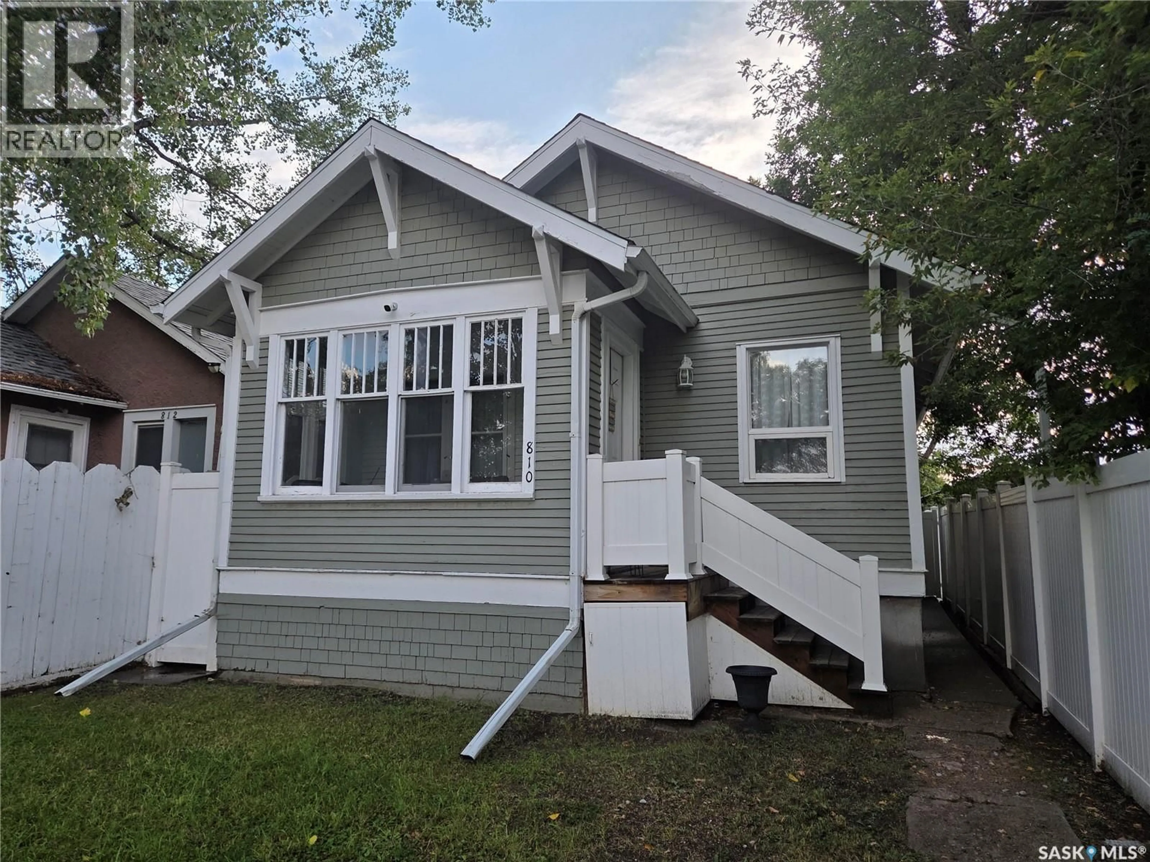 Home with vinyl exterior material, street for 810 CAMERON STREET, Regina Saskatchewan S4T2S3