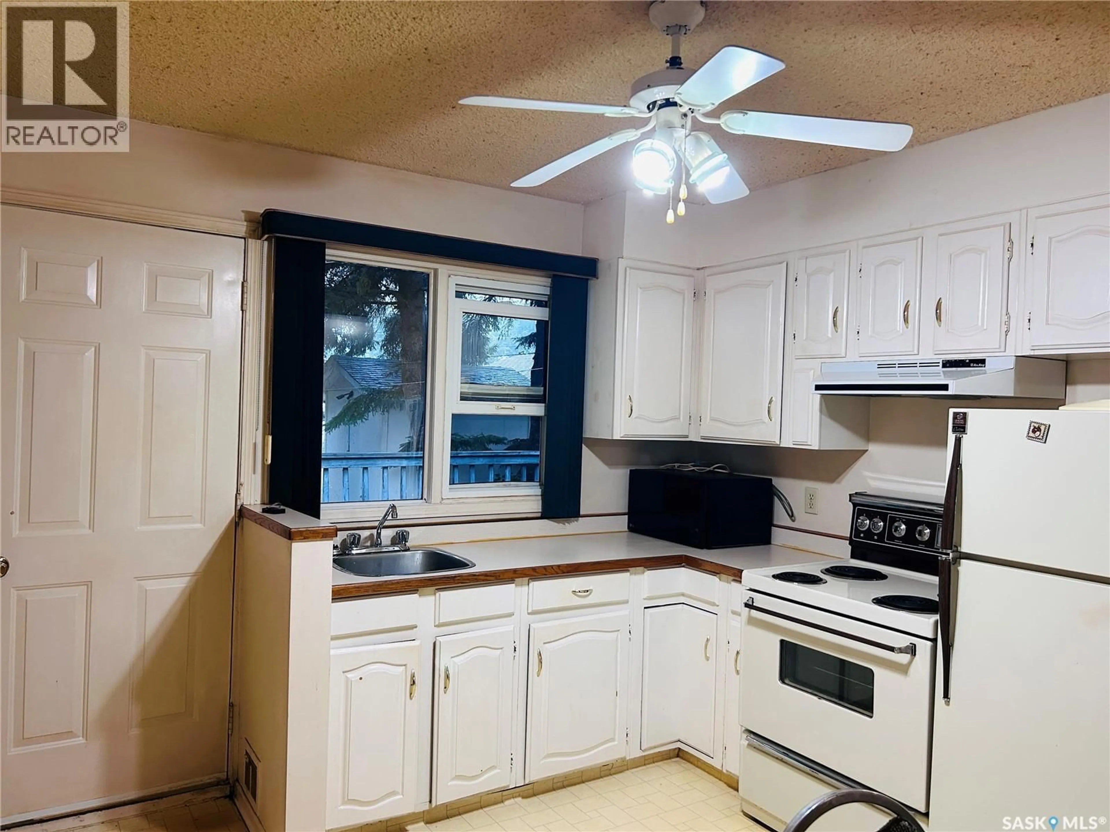 Standard kitchen, unknown for E - 843 2 STREET, Prince Albert Saskatchewan S6V0G2