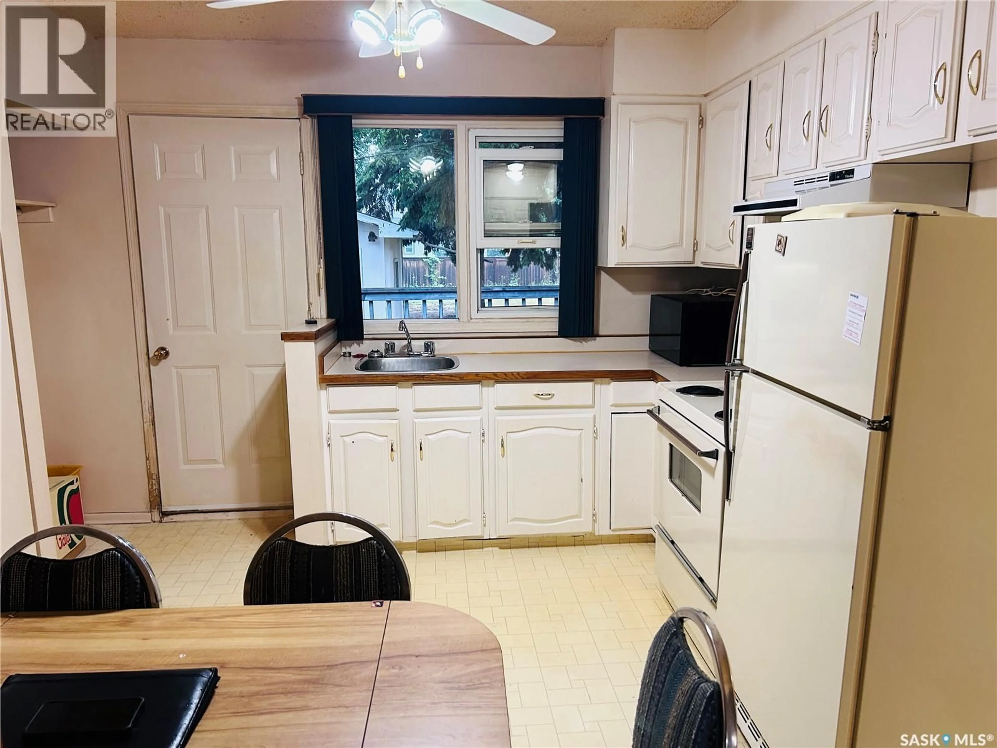Standard kitchen, unknown for E - 843 2 STREET, Prince Albert Saskatchewan S6V0G2