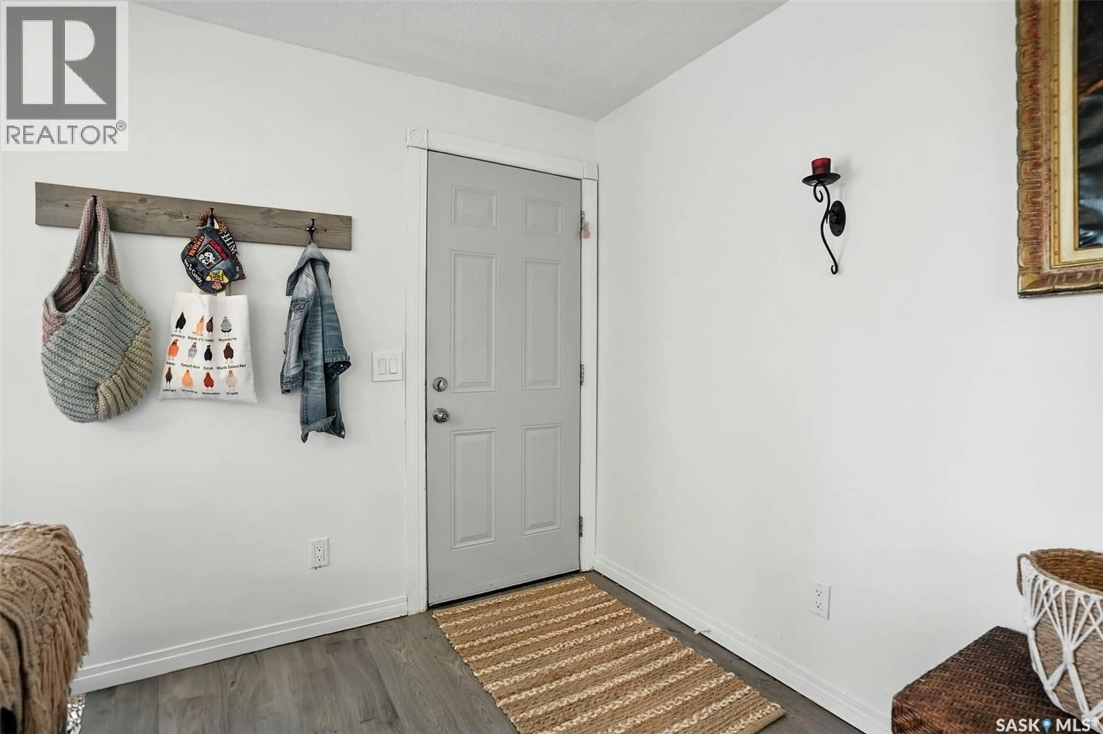 Indoor entryway for 6110 CLARENCE AVENUE, Corman Park Rm No. 344 Saskatchewan S7M0A5