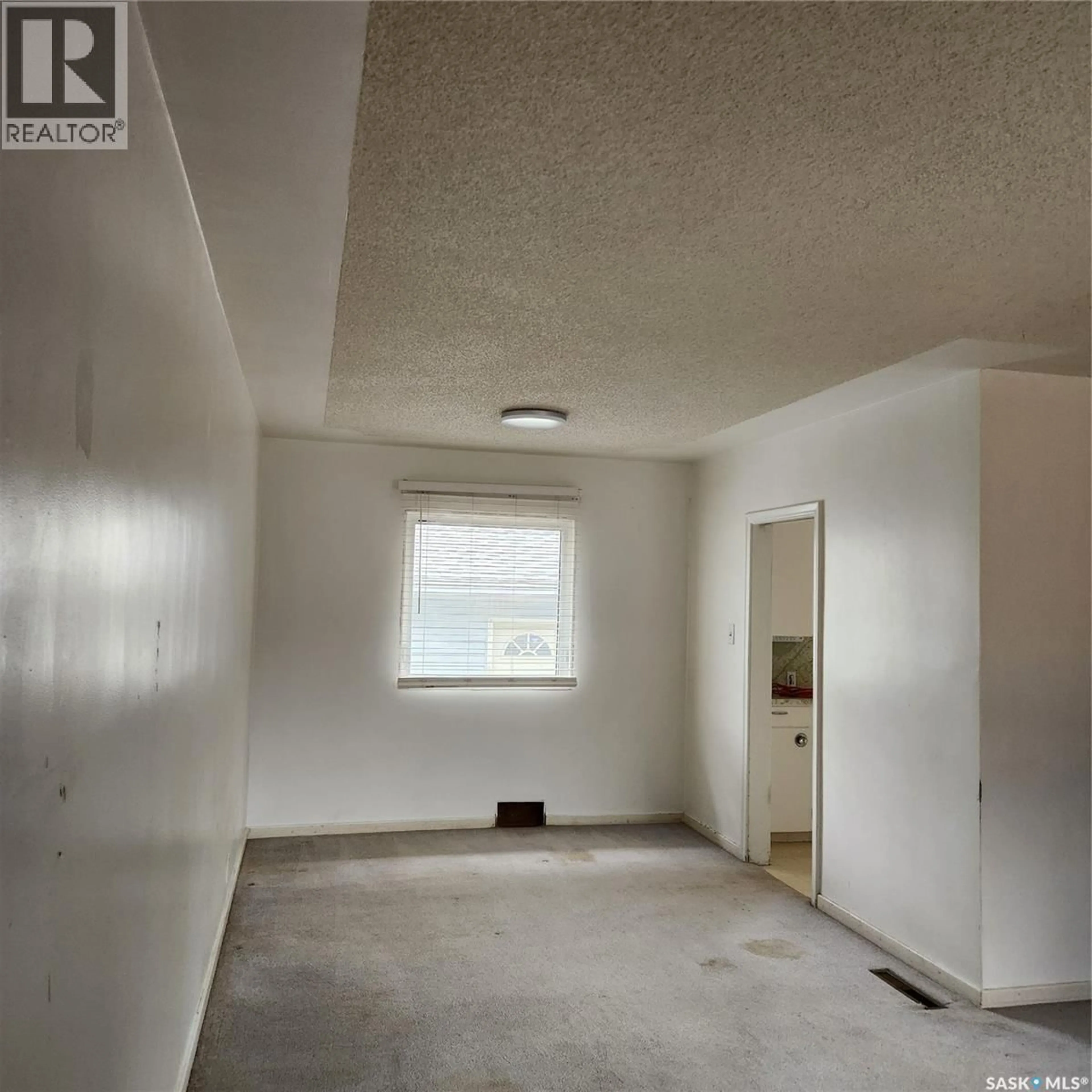 A pic of a room for 911 GRACE STREET, Moose Jaw Saskatchewan S6H3B9