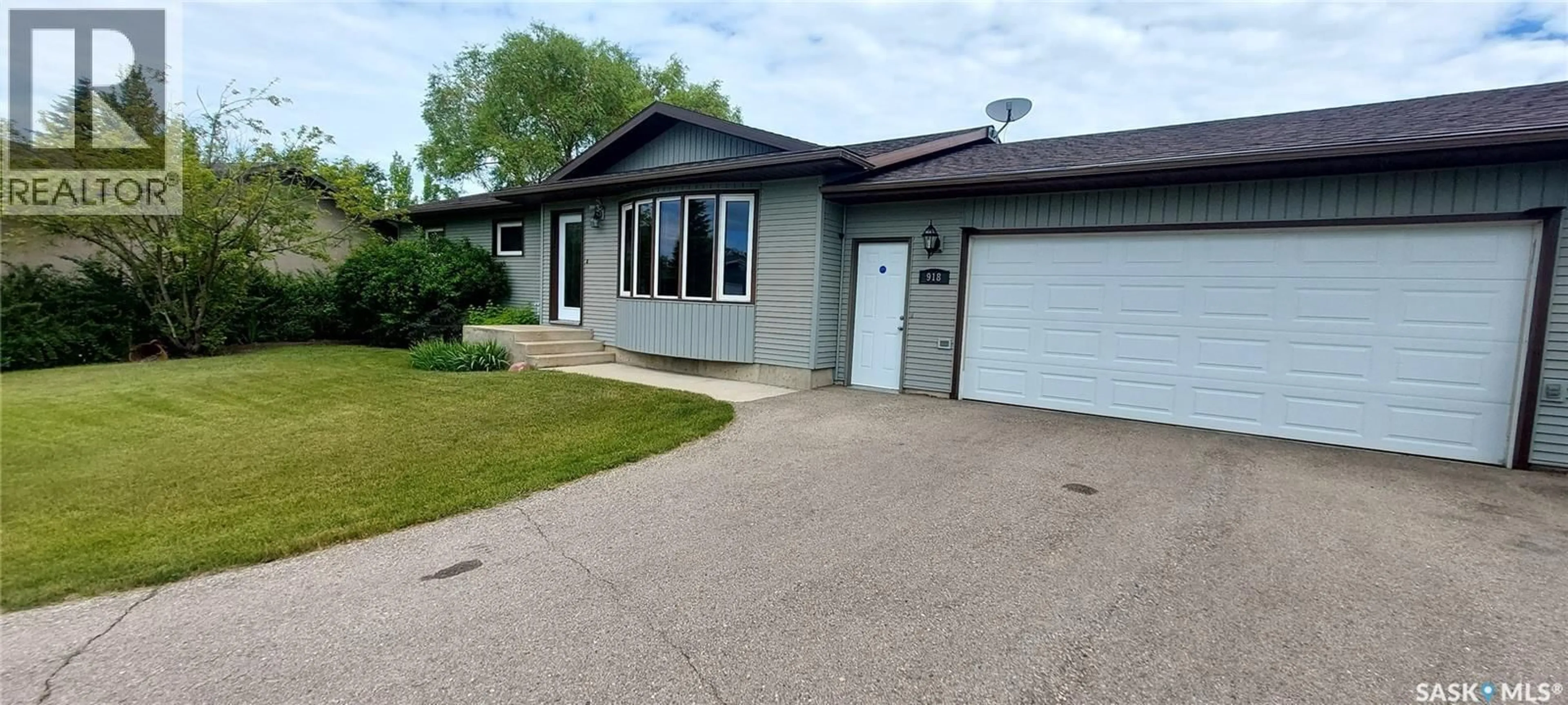 Home with vinyl exterior material, street for 918 ANTON PLACE, Wadena Saskatchewan S0A4J0