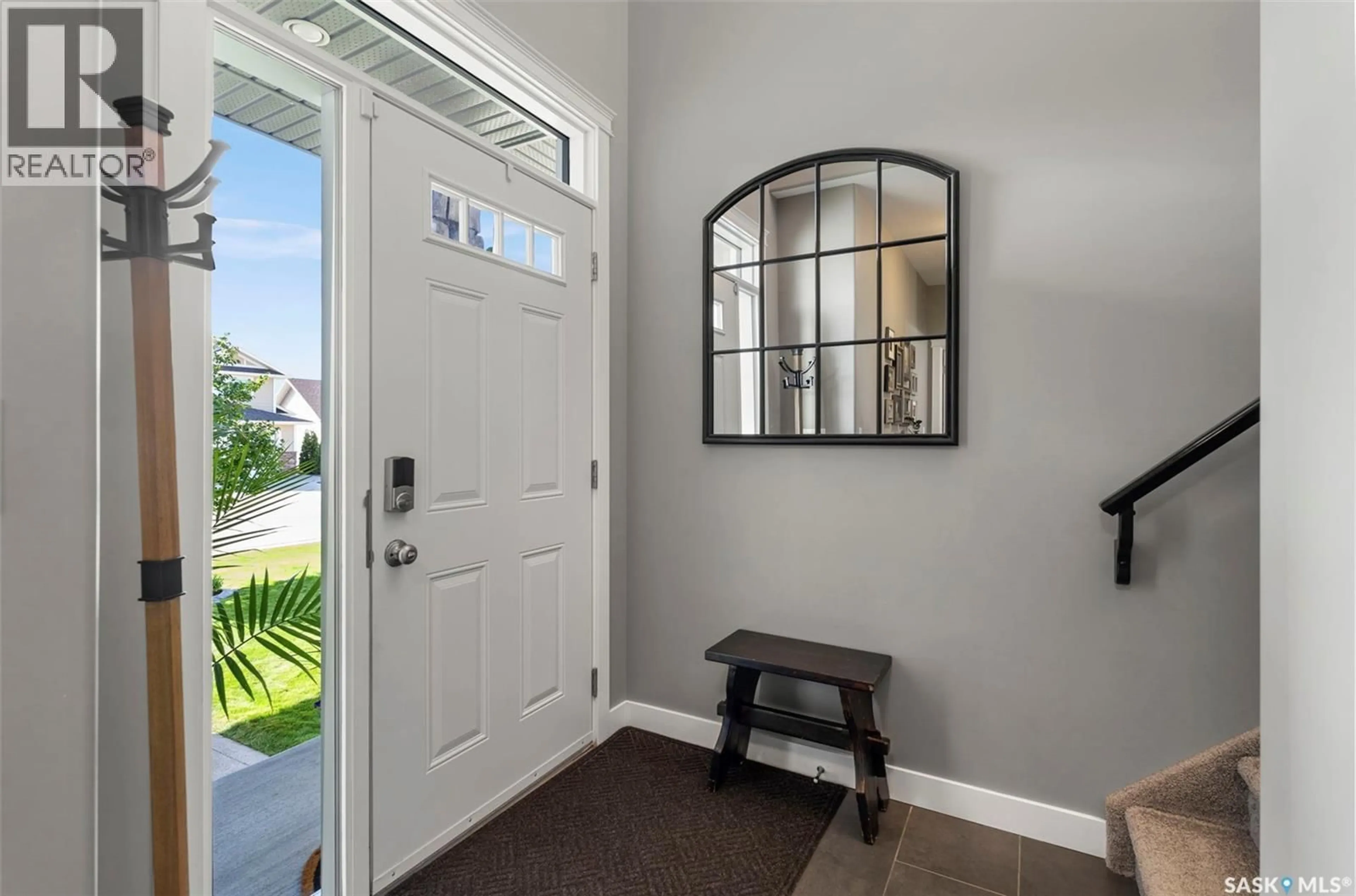 Indoor entryway for 331 LANGLOIS WAY, Saskatoon Saskatchewan S7T0M9