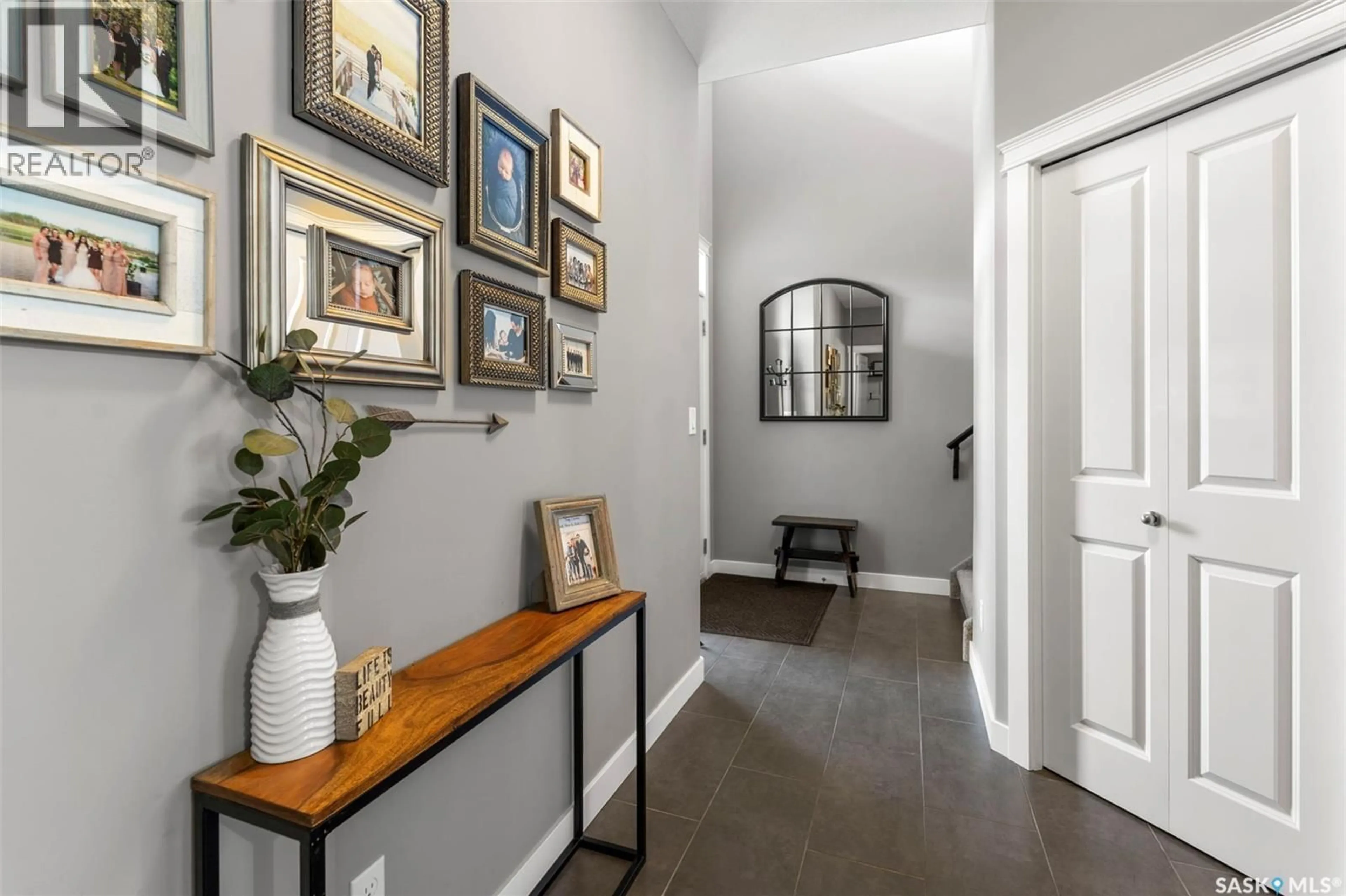 Indoor entryway for 331 LANGLOIS WAY, Saskatoon Saskatchewan S7T0M9