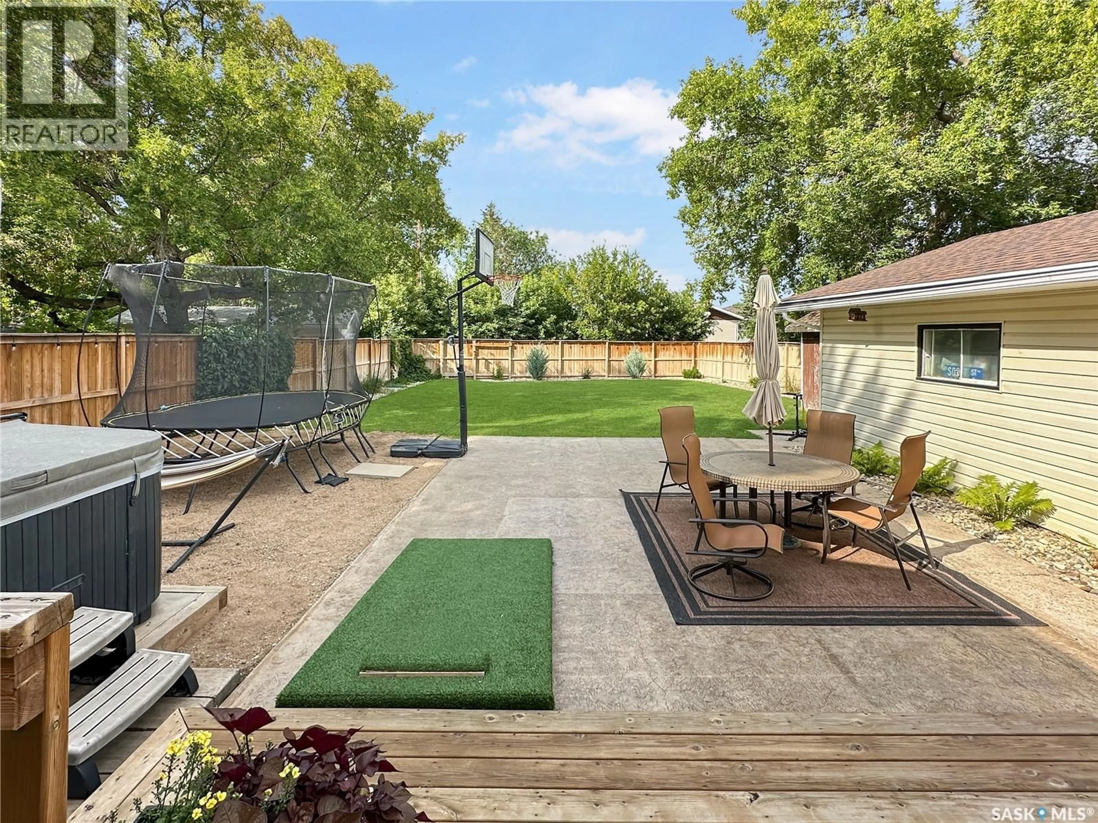 Patio, street for 214 LAKE AVENUE, Fort Qu'Appelle Saskatchewan S0G1S0