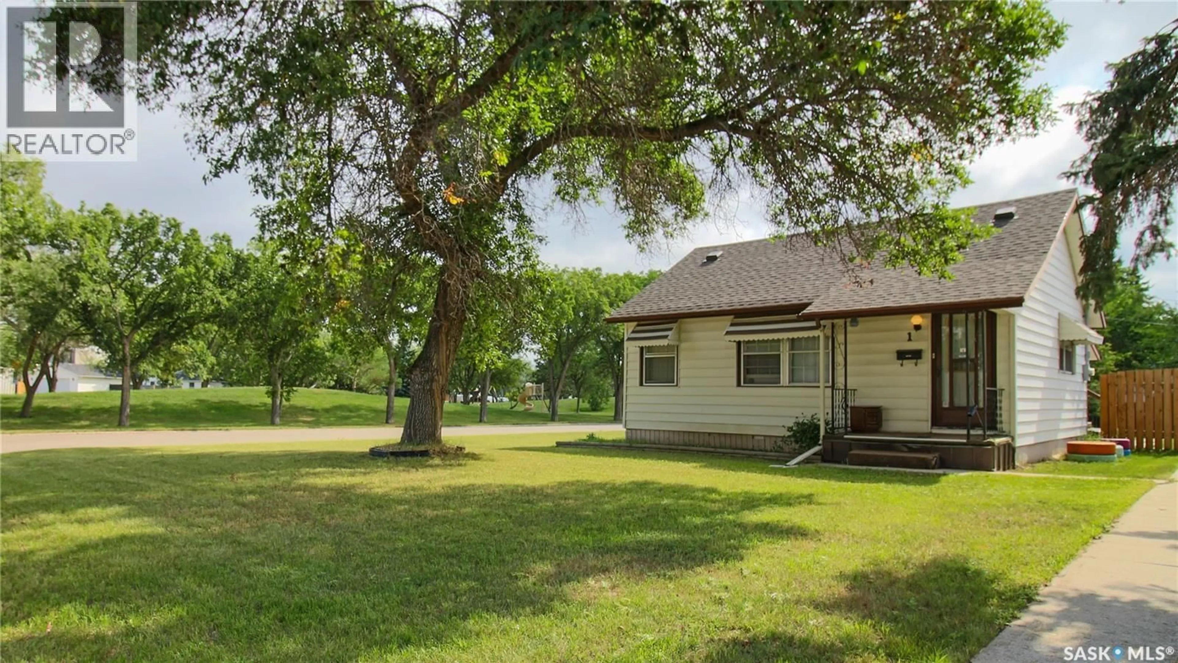 A pic from outside/outdoor area/front of a property/back of a property/a pic from drone, street for 1 INGERSOLL CRESCENT, Regina Saskatchewan S4T5Y8