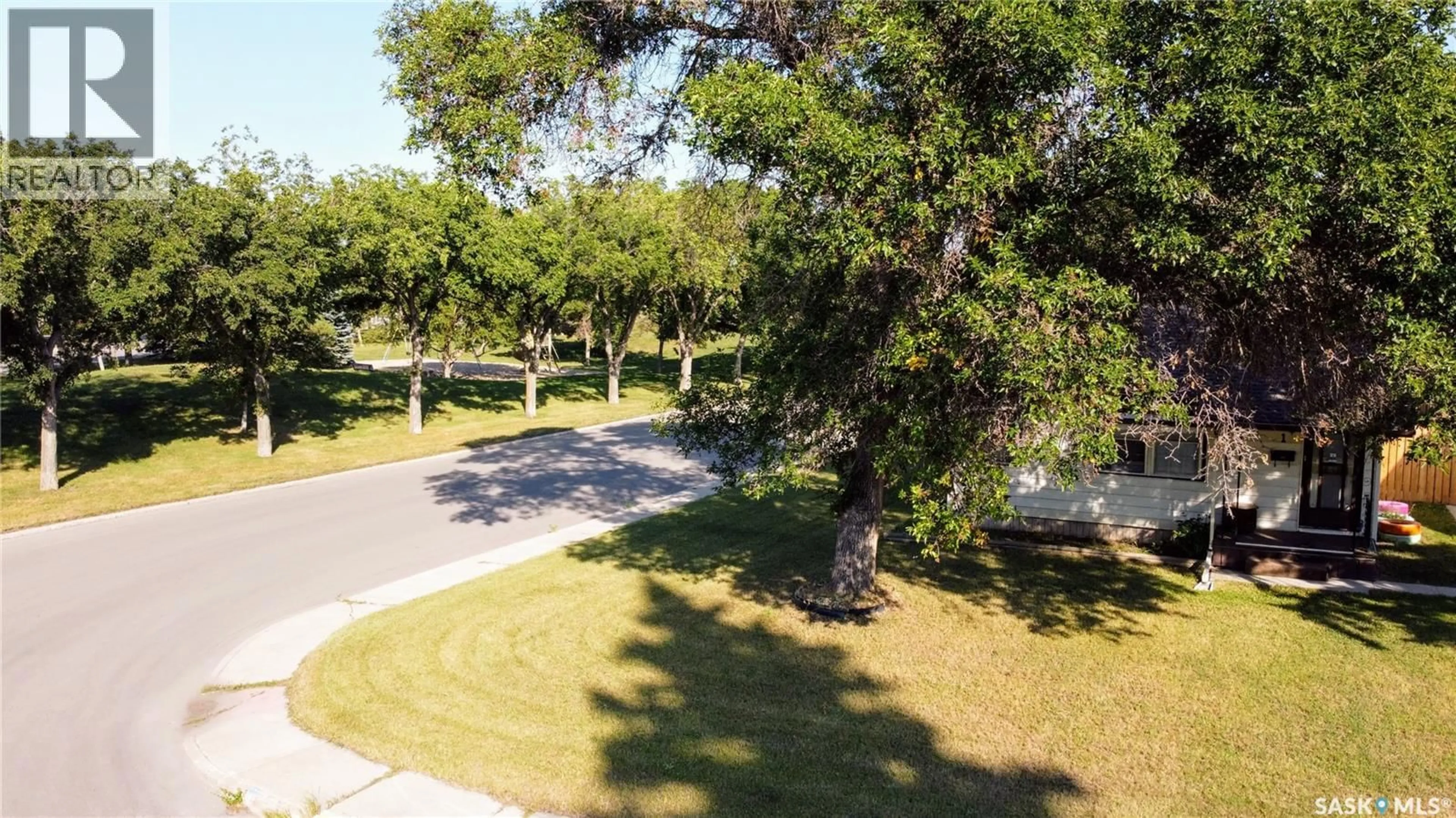 A pic from outside/outdoor area/front of a property/back of a property/a pic from drone, unknown for 1 INGERSOLL CRESCENT, Regina Saskatchewan S4T5Y8