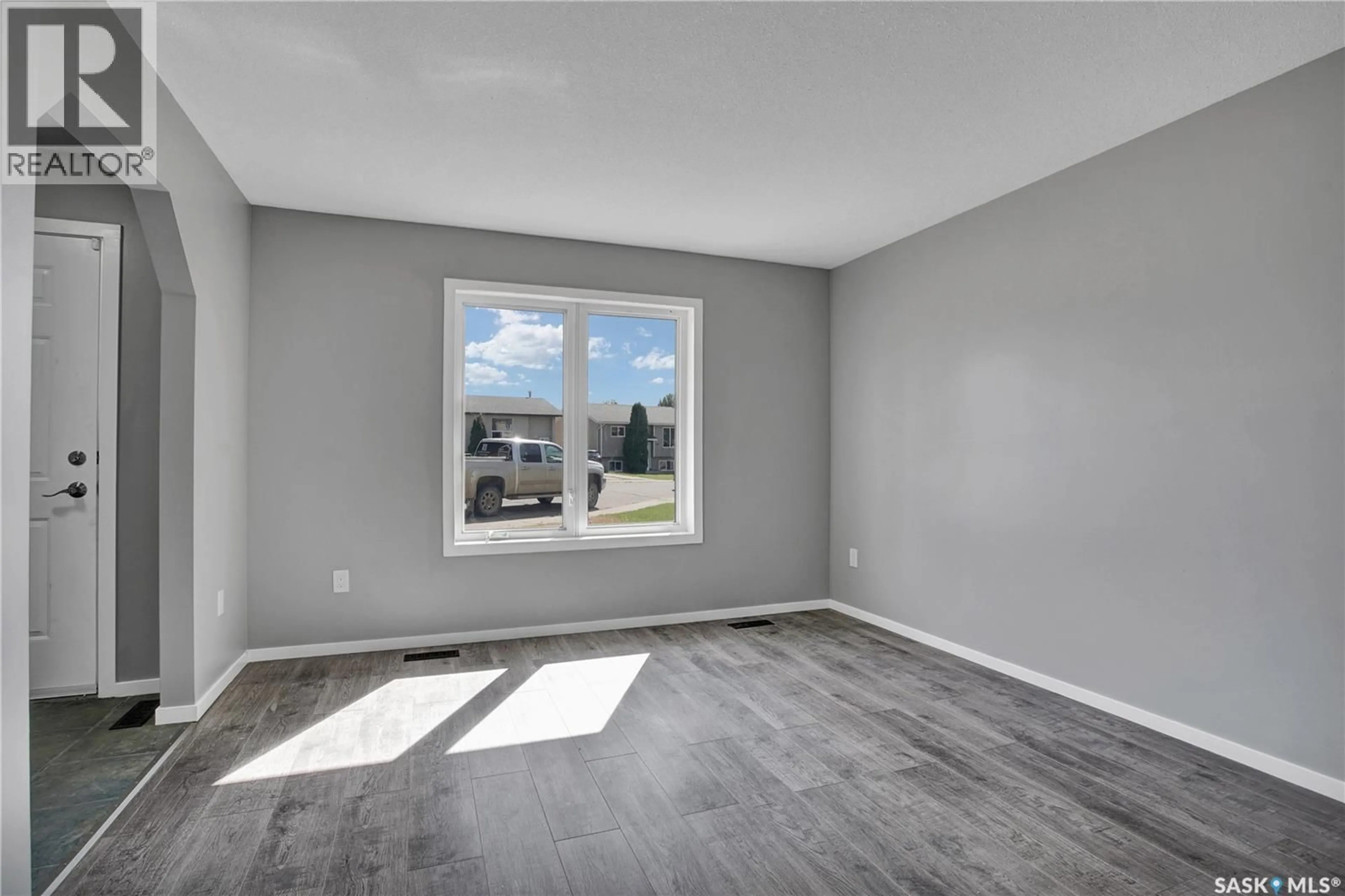 A pic of a room for 213 BOWMAN COURT, Saskatoon Saskatchewan S7L6P6