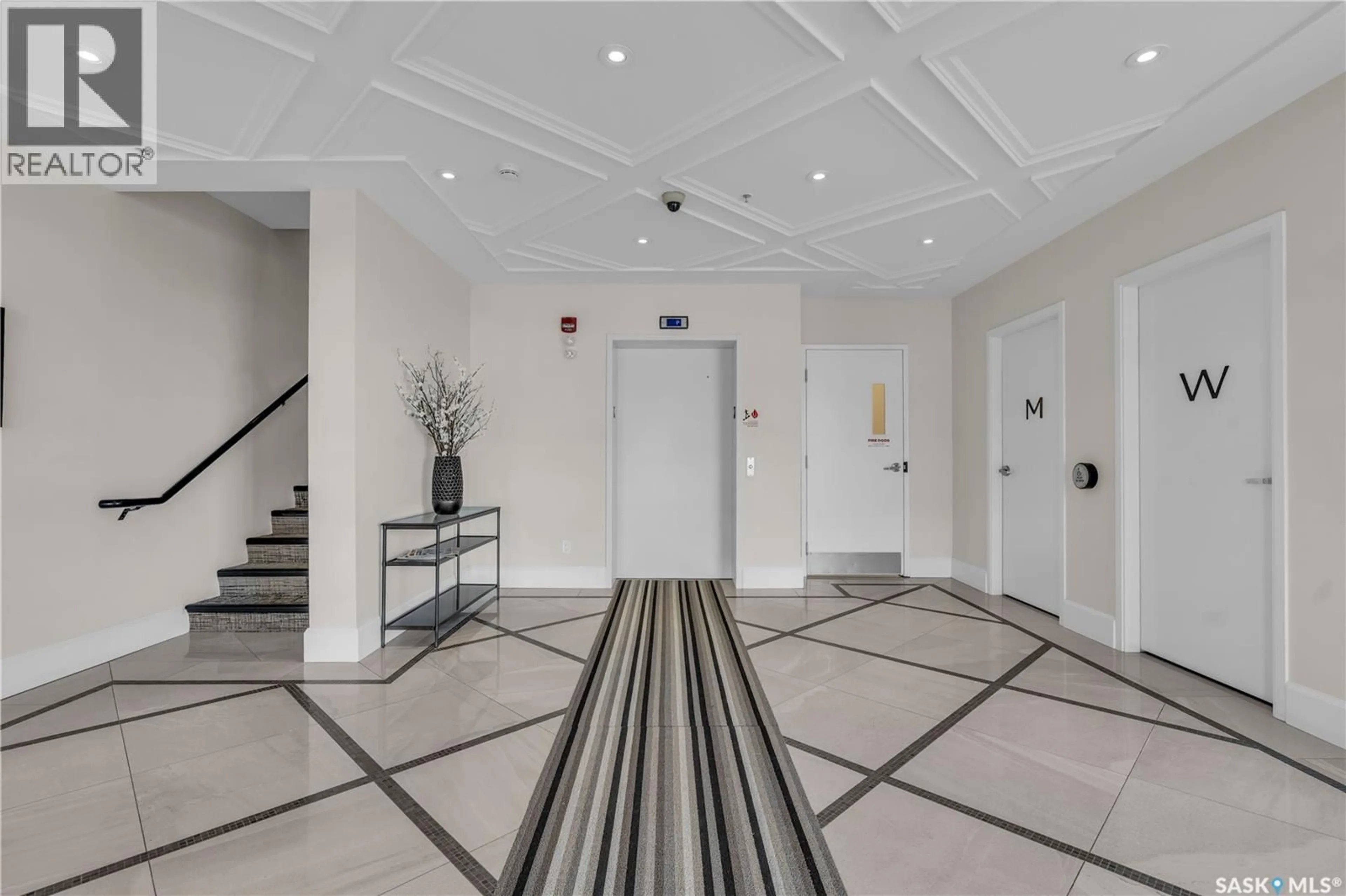 Indoor foyer for 404 - 304 CARTWRIGHT STREET, Saskatoon Saskatchewan S7T0W6