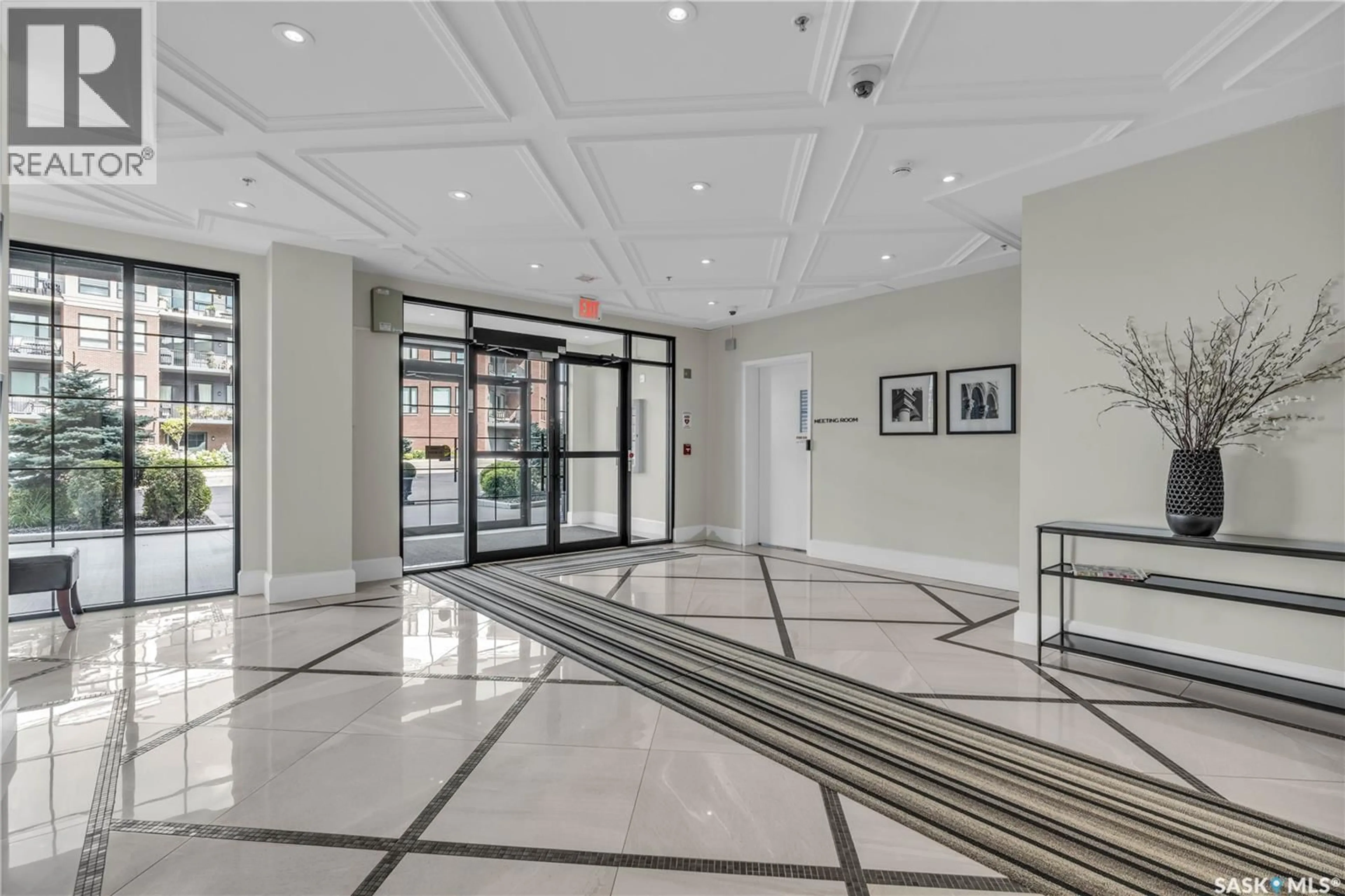 Indoor foyer for 404 - 304 CARTWRIGHT STREET, Saskatoon Saskatchewan S7T0W6