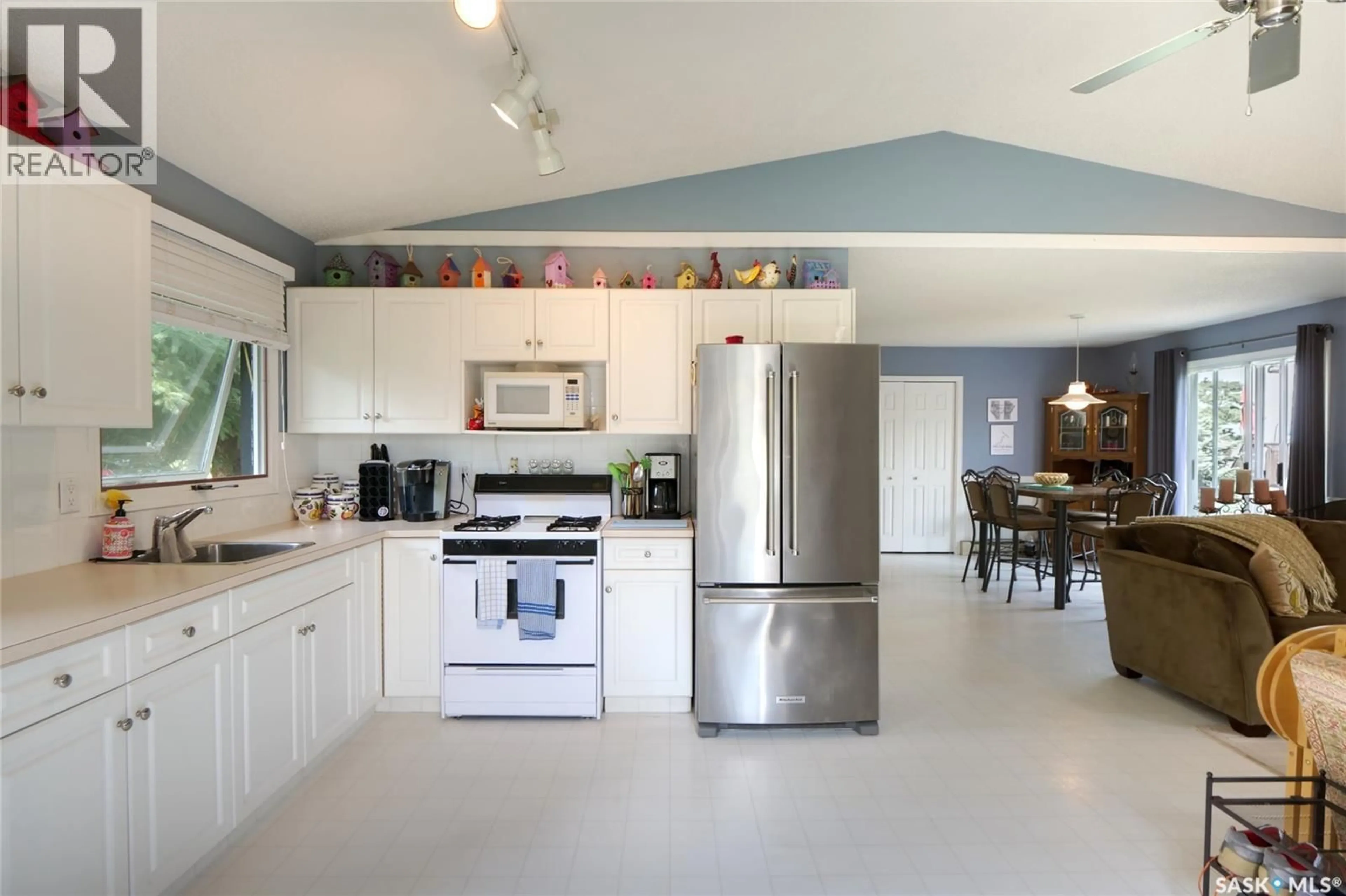 Open concept kitchen, unknown for 93 SARGENT CRESCENT, Maple Bush Rm No. 224 Saskatchewan S0H3P0