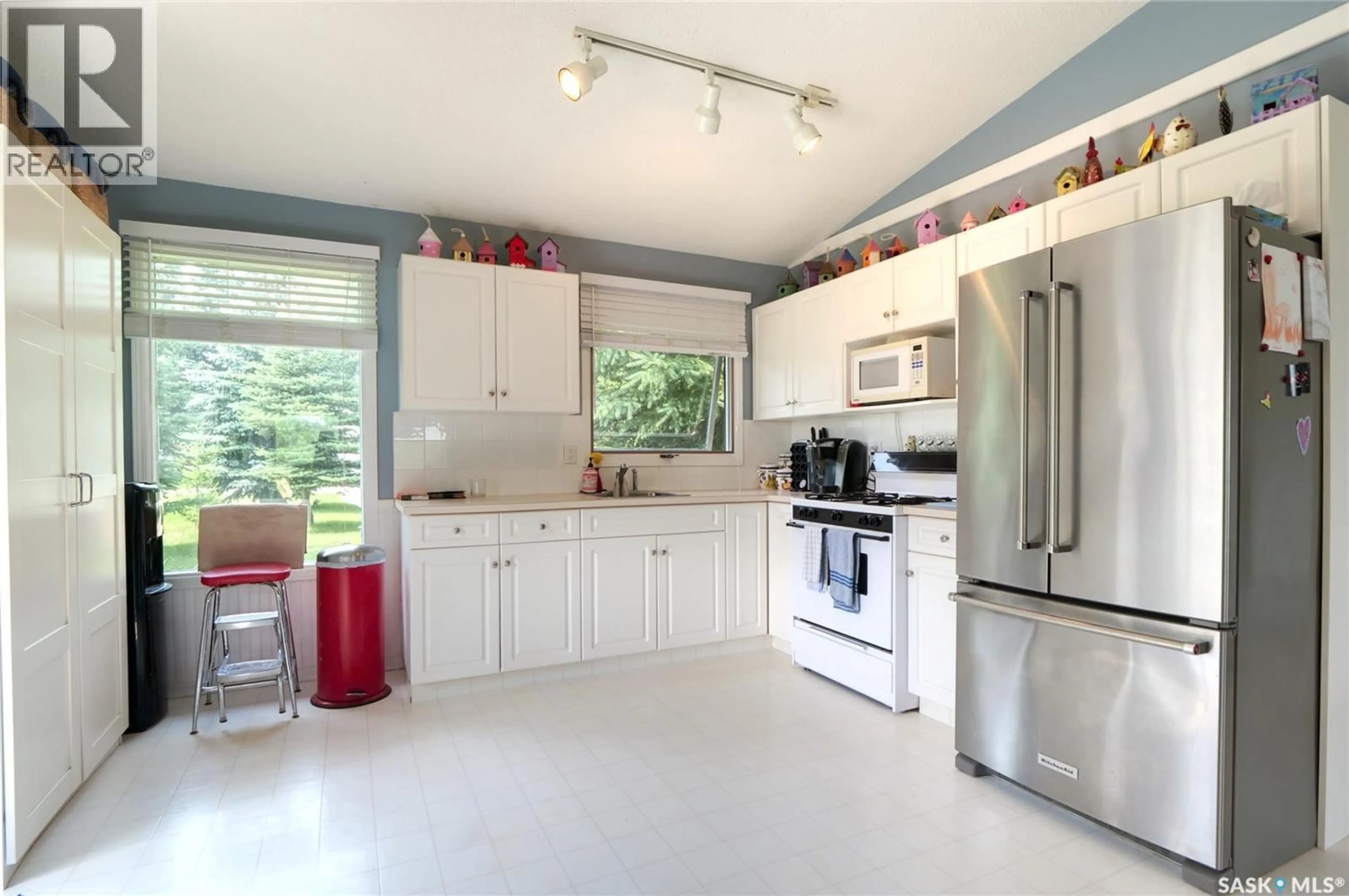 Standard kitchen, ceramic/tile floor for 93 SARGENT CRESCENT, Maple Bush Rm No. 224 Saskatchewan S0H3P0