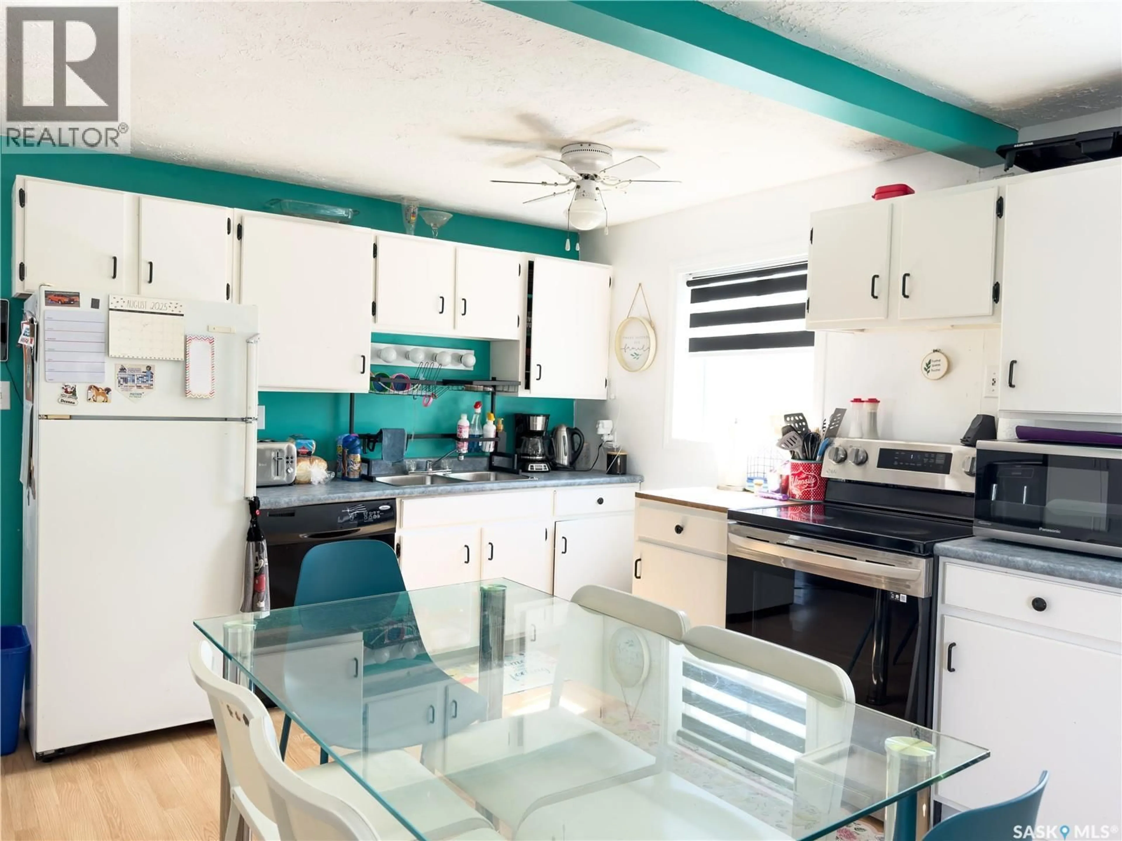 Open concept kitchen, unknown for 64 MULBERRY ROAD, Blucher Rm No. 343 Saskatchewan S7K3J9