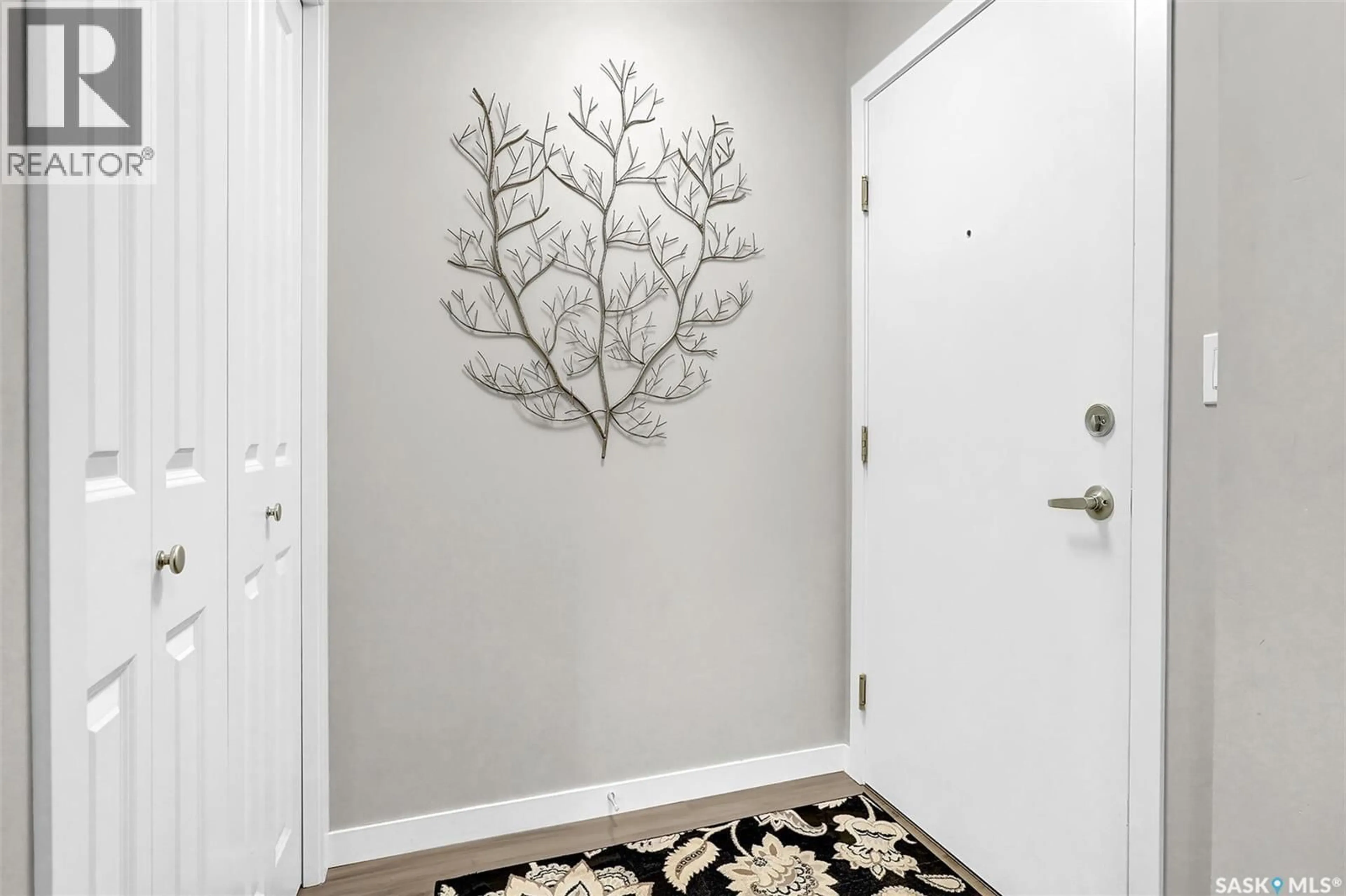 Indoor entryway for 5500 - 1224 MITCHINSON WAY, Regina Saskatchewan S4W0N9
