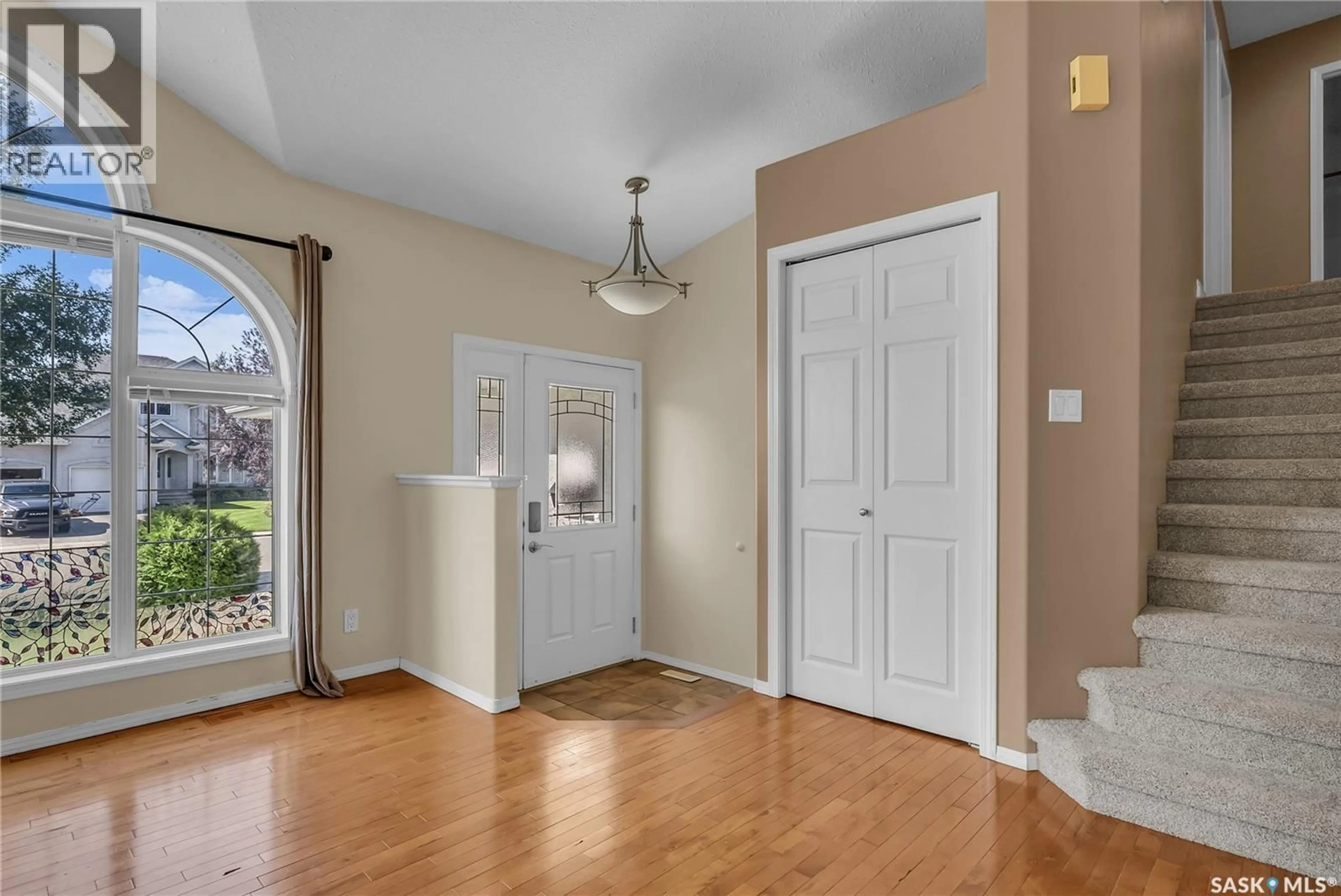 Indoor entryway for 730 CHOTEM CRESCENT, Saskatoon Saskatchewan S7N4P1