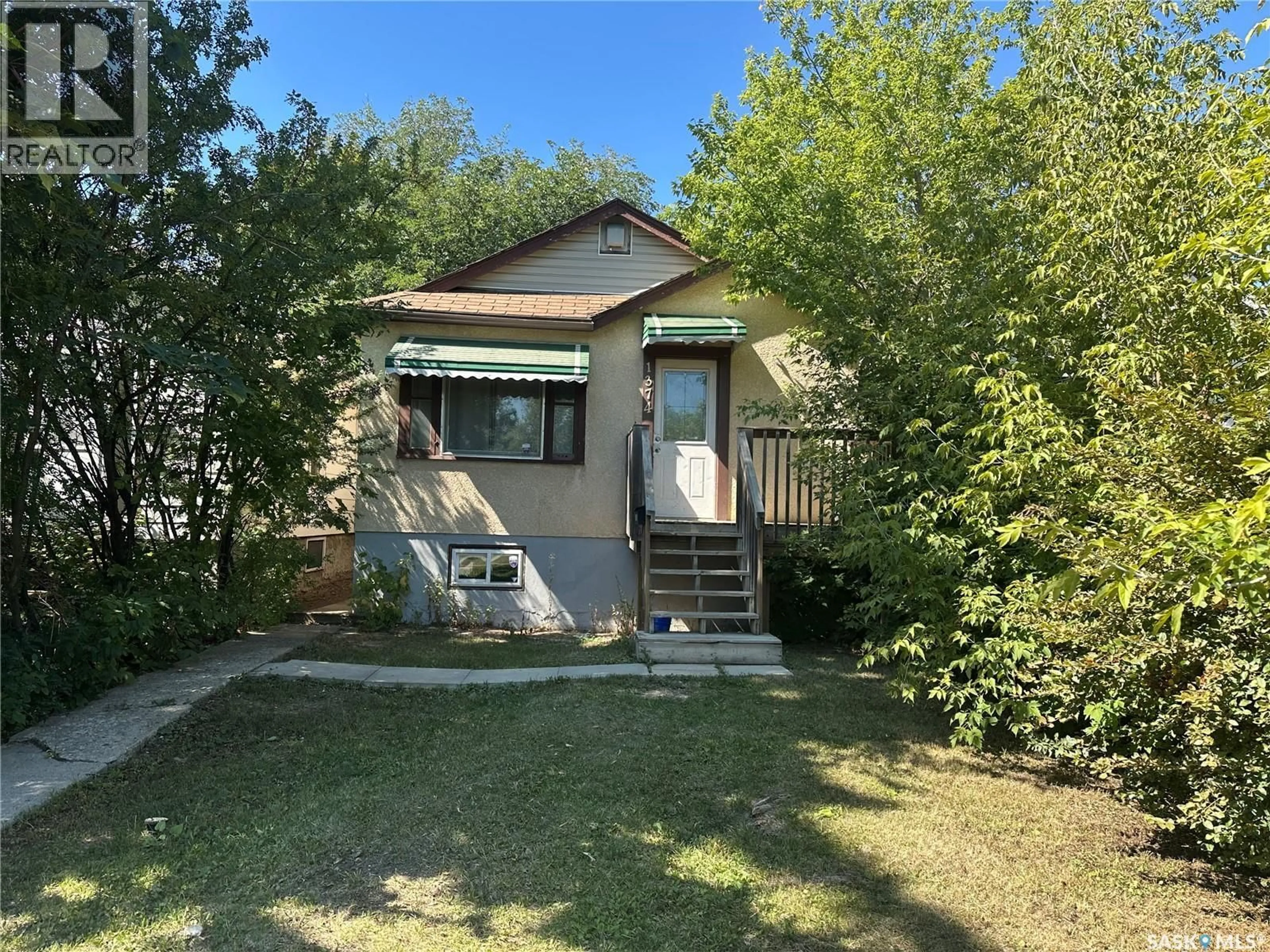 A pic from outside/outdoor area/front of a property/back of a property/a pic from drone, street for 1374 MCTAVISH STREET, Regina Saskatchewan S4T3V9