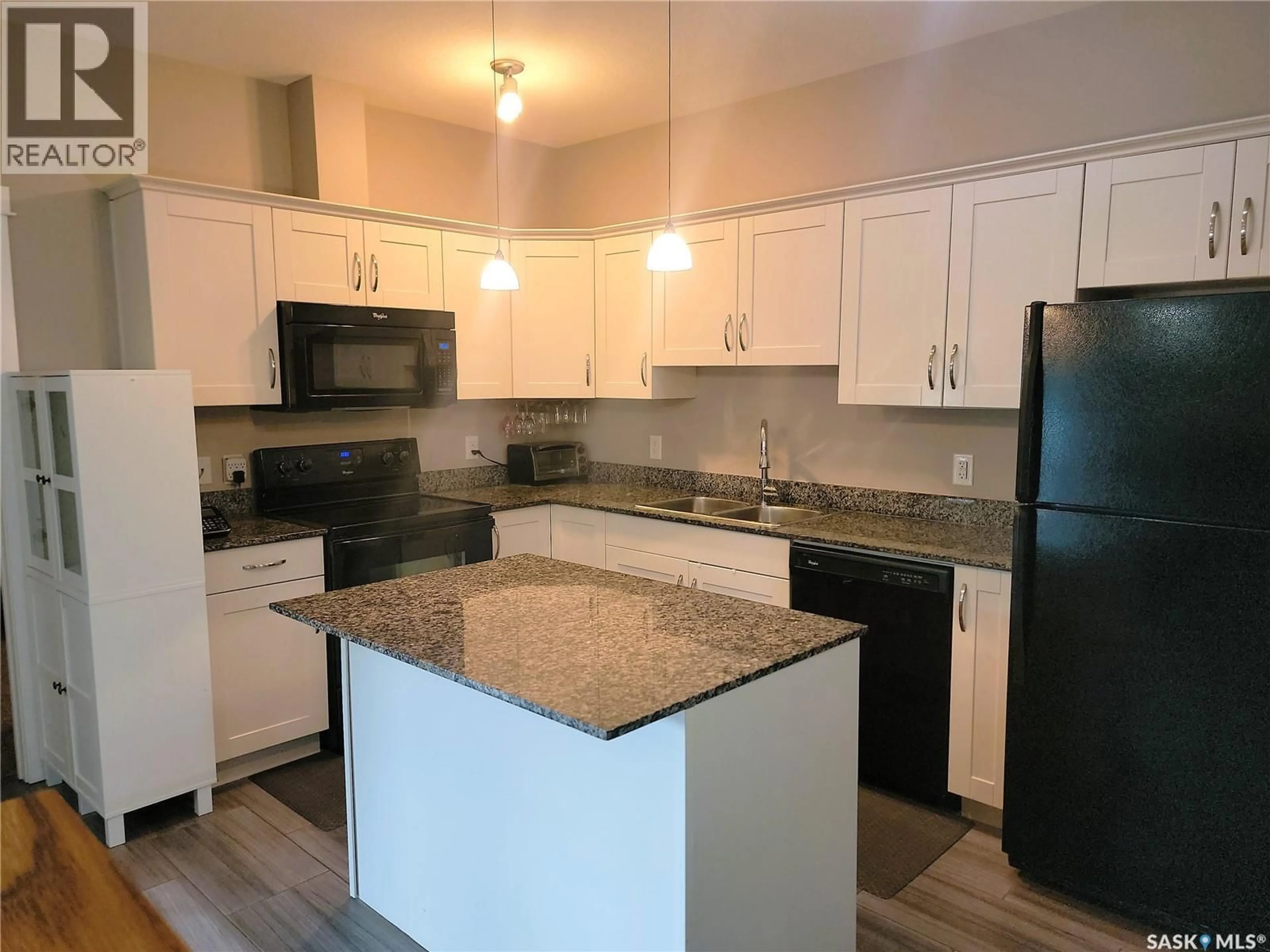 Standard kitchen, unknown for 102 - 714 HART ROAD, Saskatoon Saskatchewan S7M1L2
