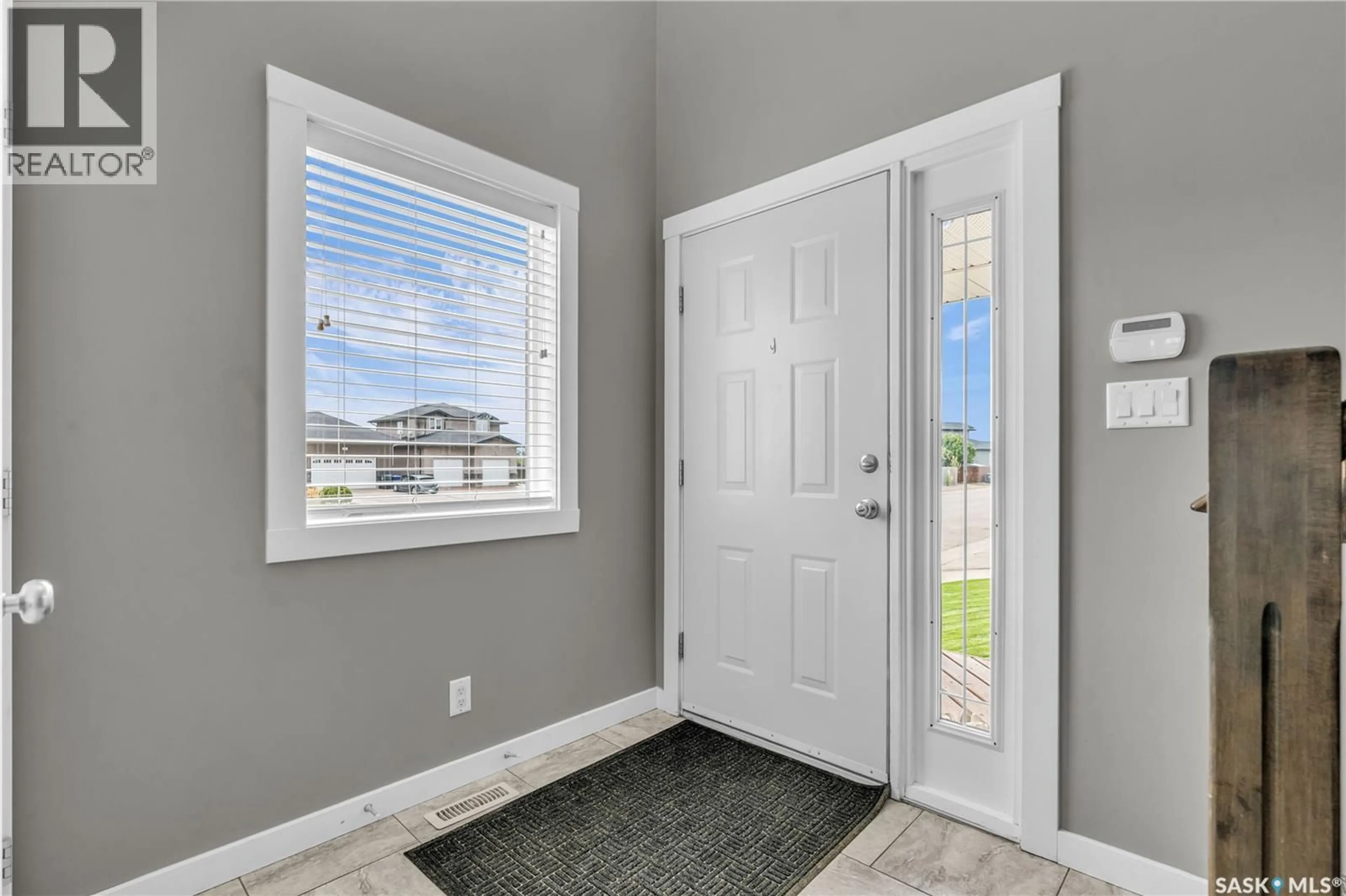 Indoor entryway for 851 CEDAR TERRACE, Martensville Saskatchewan S0K2T2