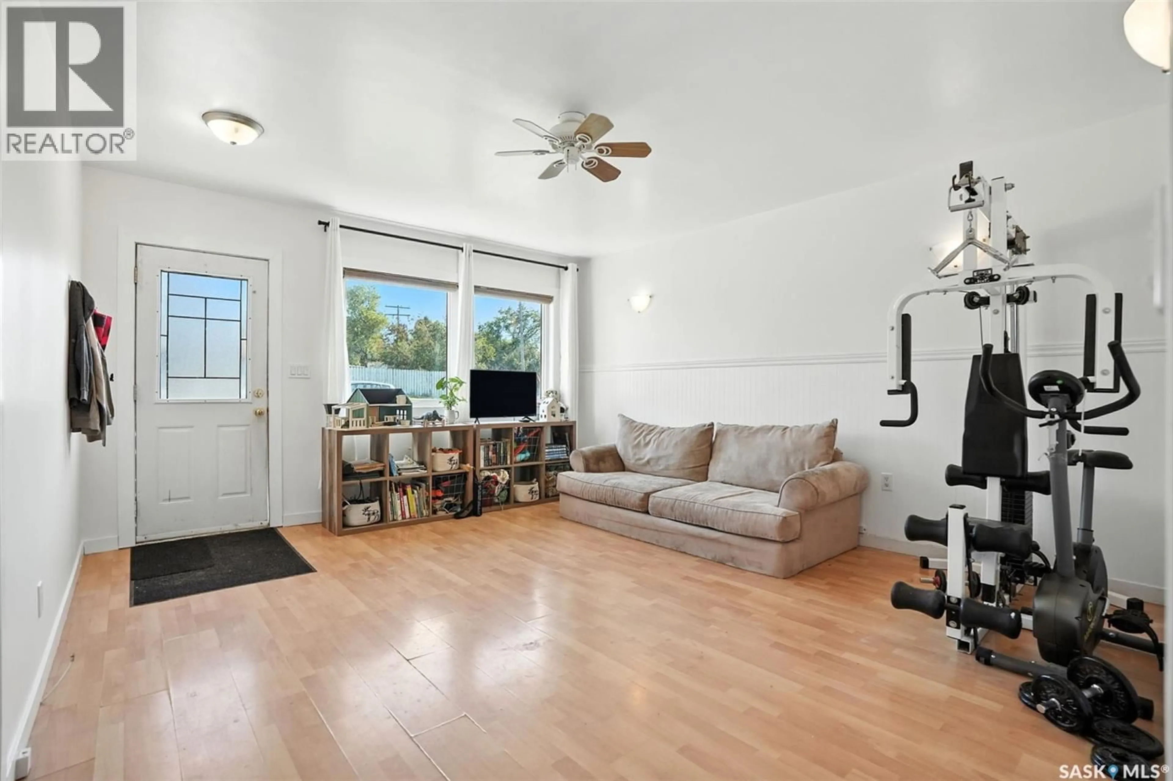Living room with furniture, unknown for 120 COLBORNE AVENUE, Viscount Saskatchewan S0K4M0