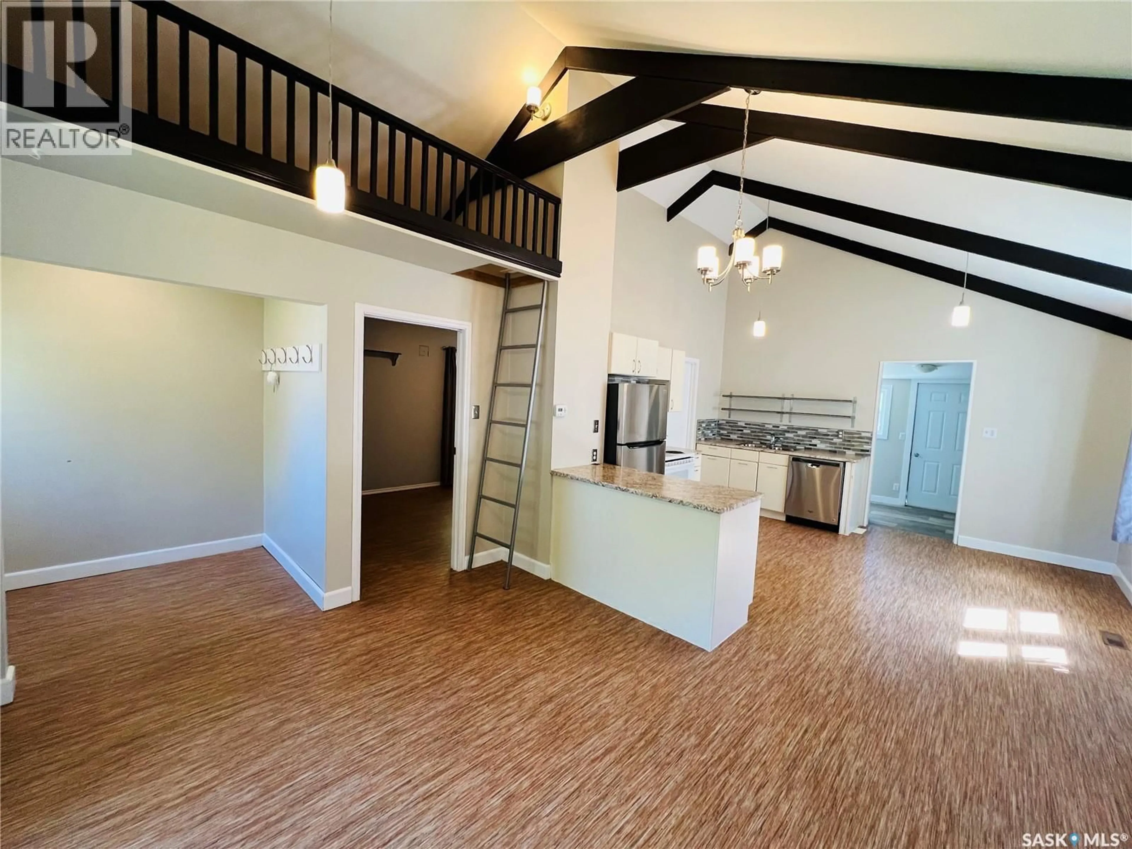 Open concept kitchen, unknown for 9 11TH AVENUE, Swift Current Saskatchewan S9H3R4