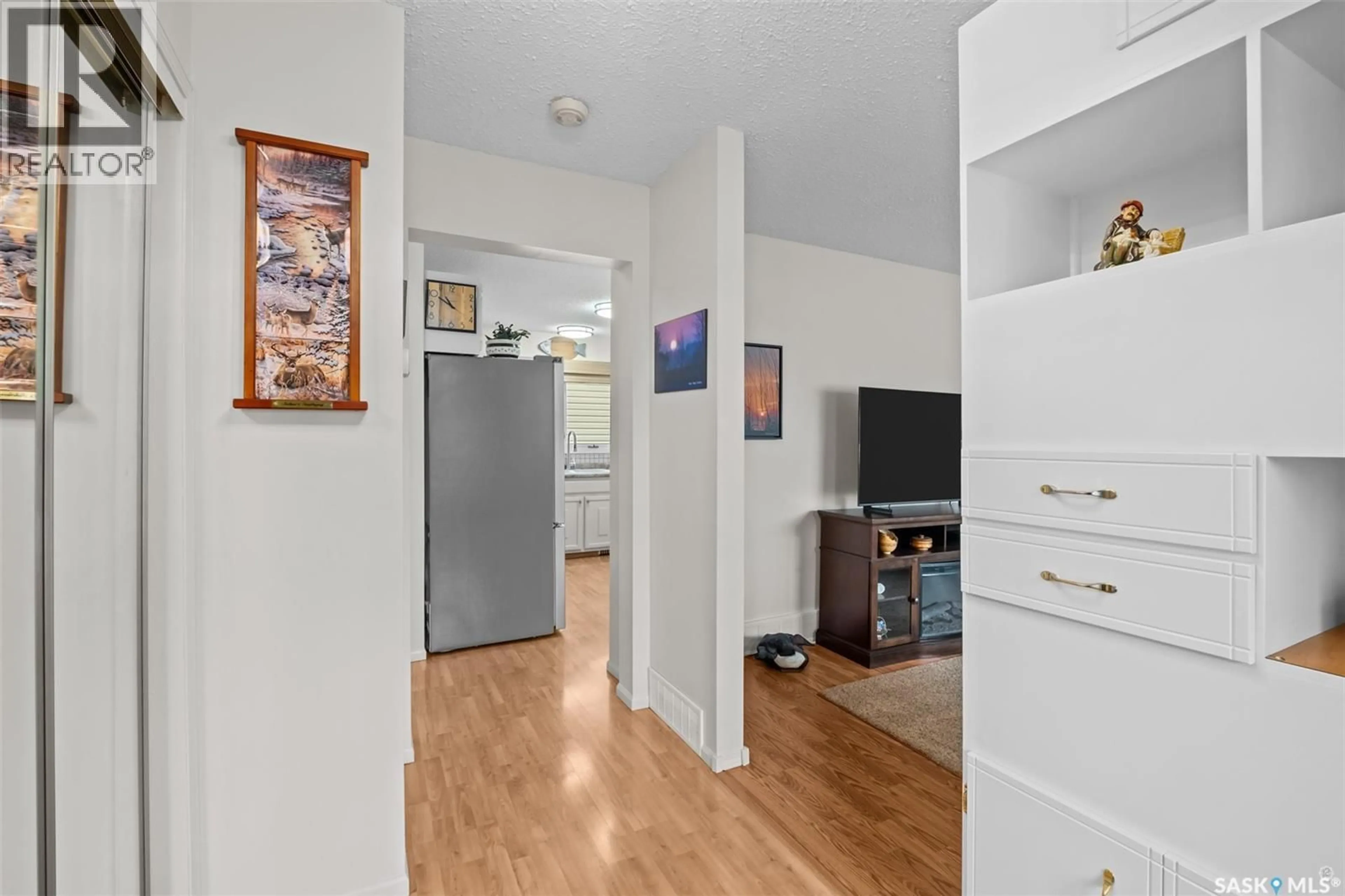 Indoor entryway for 2846 WYLLIE CRESCENT, Prince Albert Saskatchewan S6V6M2