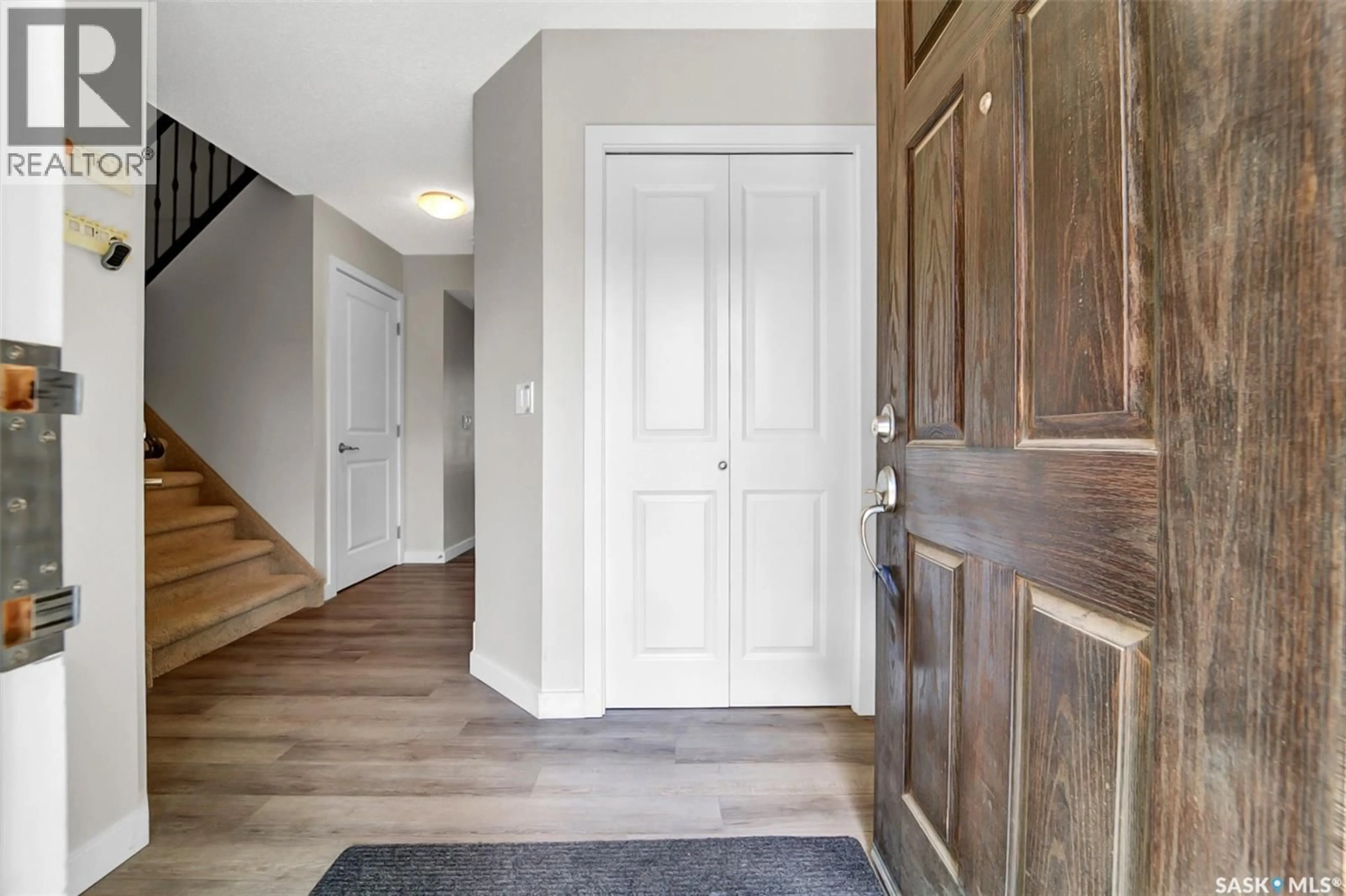 Indoor entryway for 410 - 317 LEDINGHAM WAY, Saskatoon Saskatchewan S7V0C4
