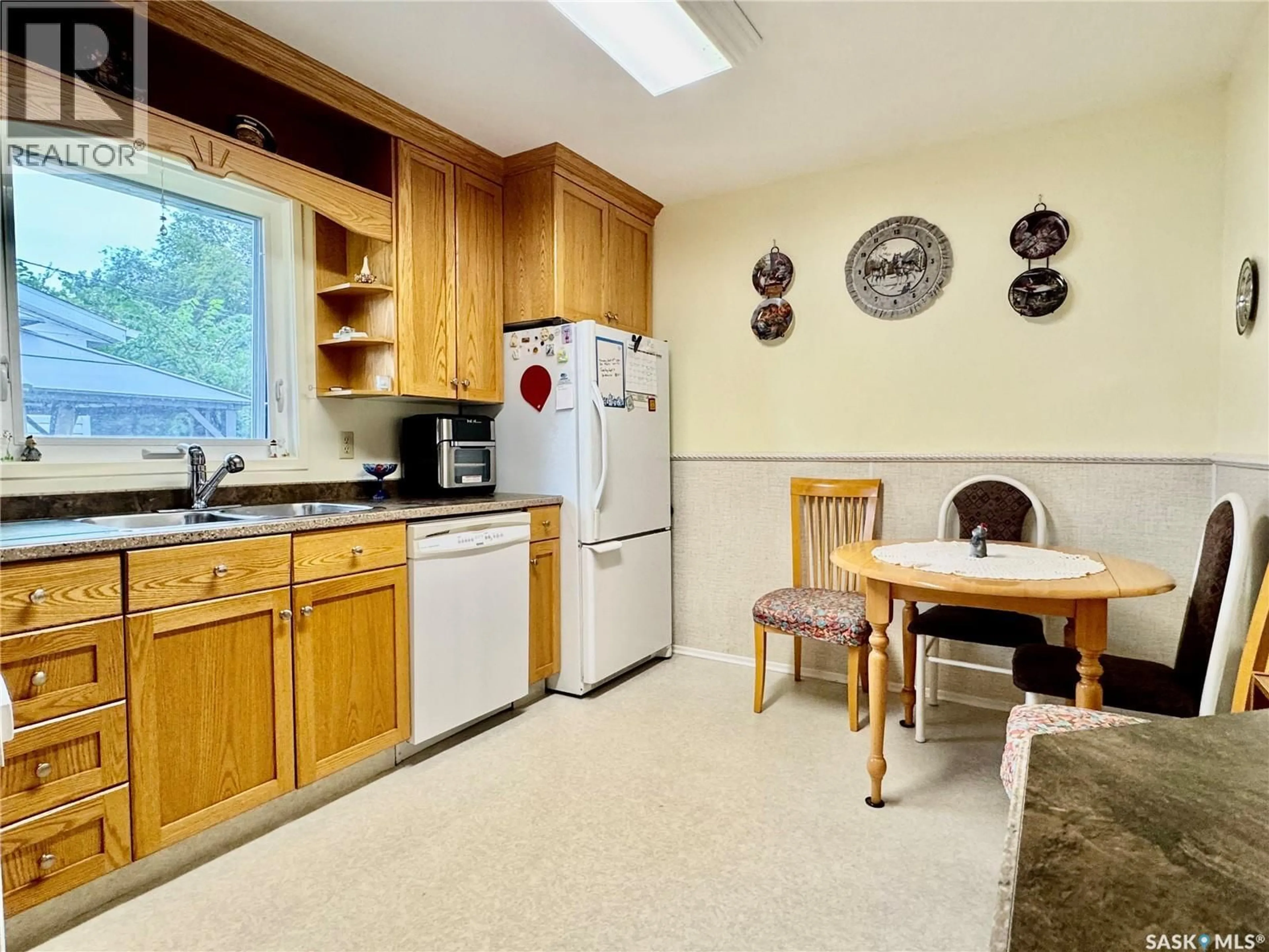 Standard kitchen, ceramic/tile floor for 308 SCOTT STREET, Muenster Saskatchewan S0K2Y0