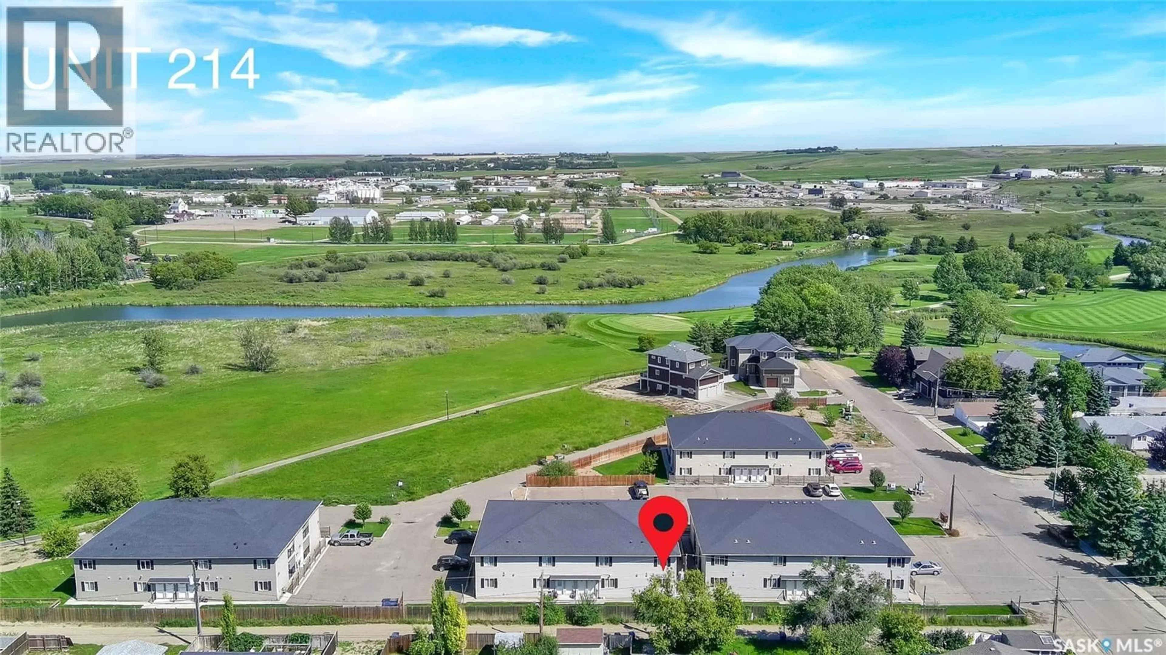 A pic from outside/outdoor area/front of a property/back of a property/a pic from drone, water/lake/river/ocean view for 214 825 GLADSTONE STREET E, Swift Current Saskatchewan S9H5P1