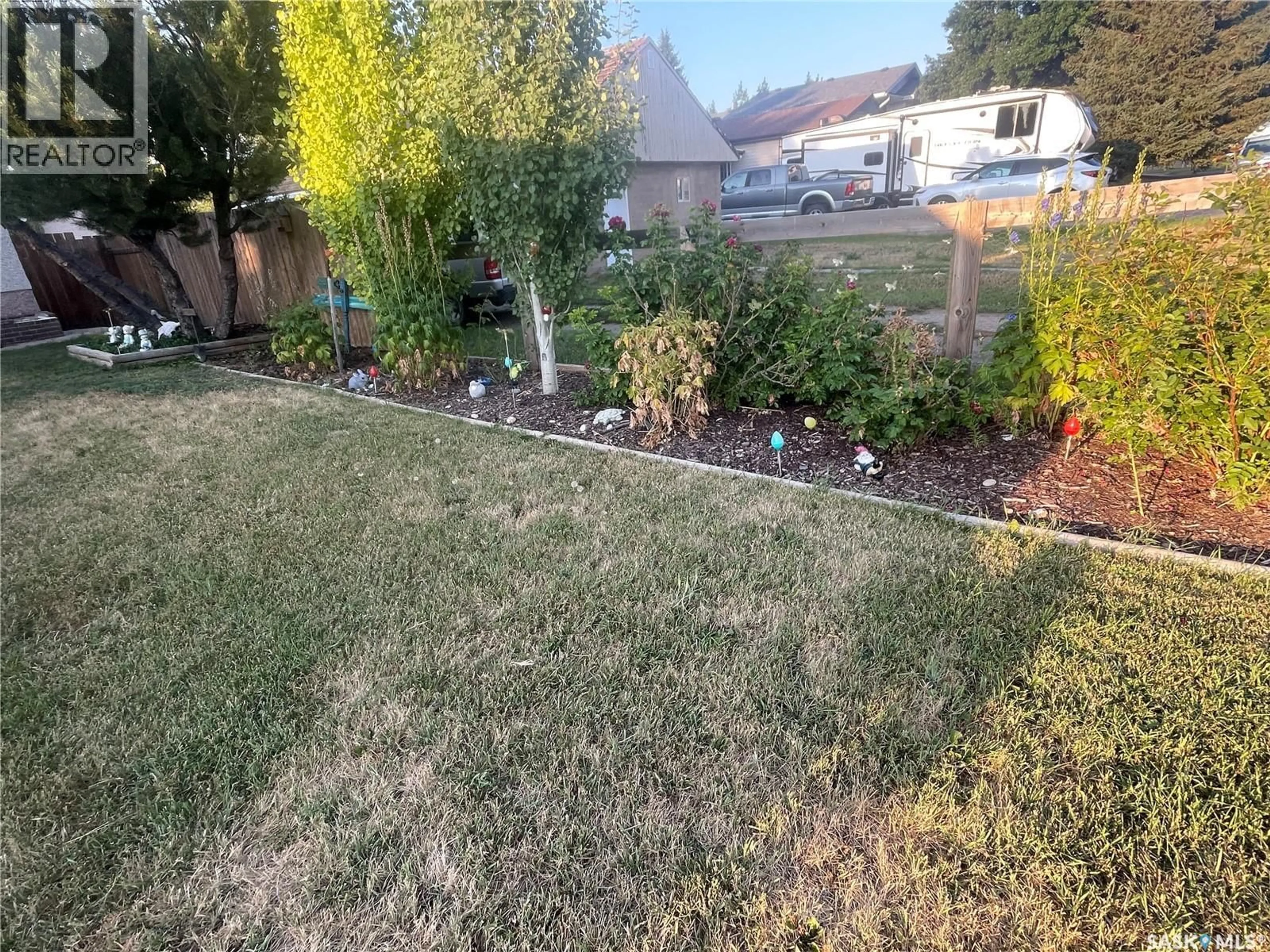 A pic from outside/outdoor area/front of a property/back of a property/a pic from drone, unknown for 404 PARSONS AVENUE, Maple Creek Saskatchewan S0N1N0