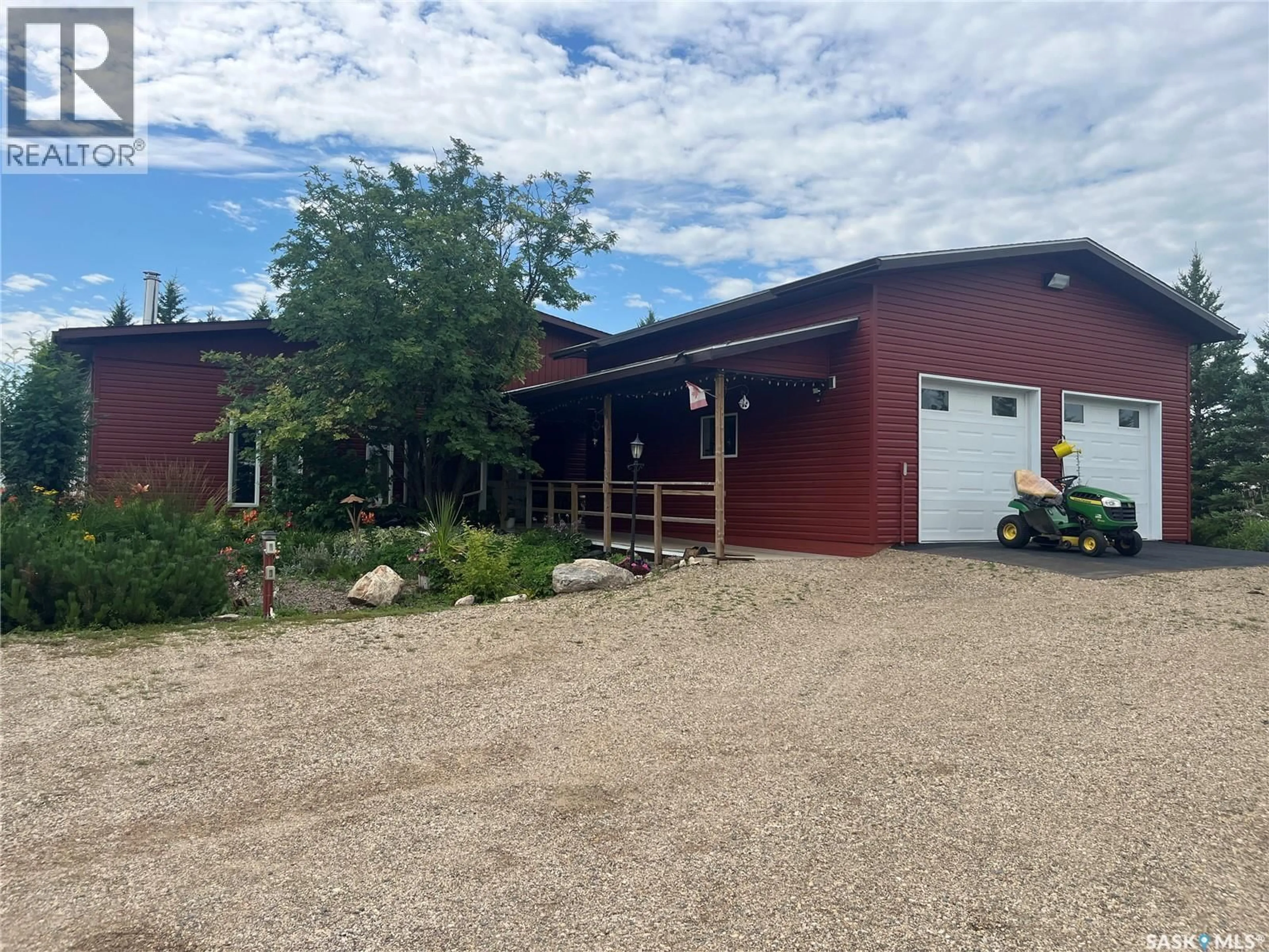 A pic from outside/outdoor area/front of a property/back of a property/a pic from drone, unknown for 188 RAILWAY AVENUE, Sasman Rm No. 336 Saskatchewan S0A1Y0