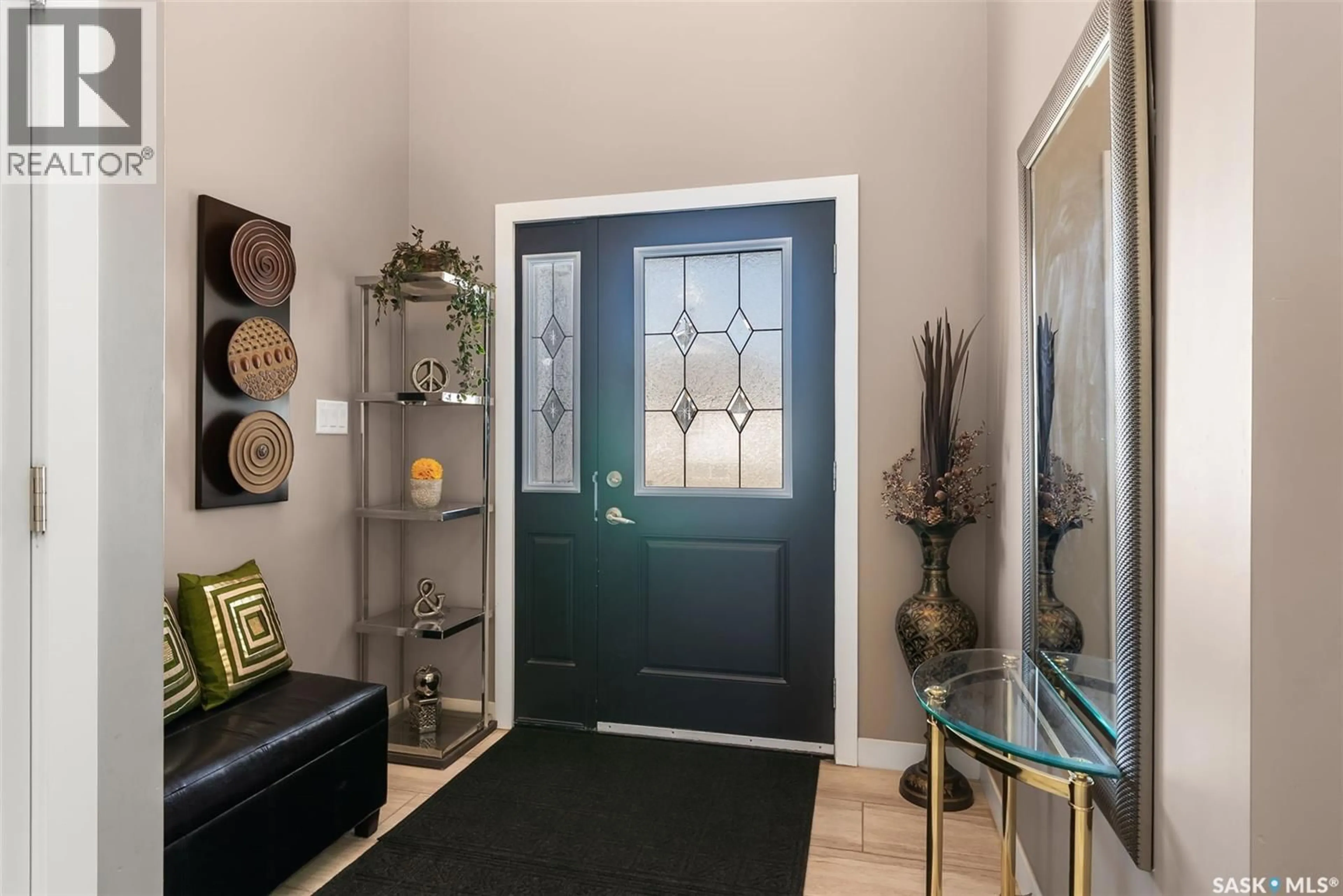 Indoor entryway for 4149 ALTON CRESCENT, Regina Saskatchewan S4W0G7