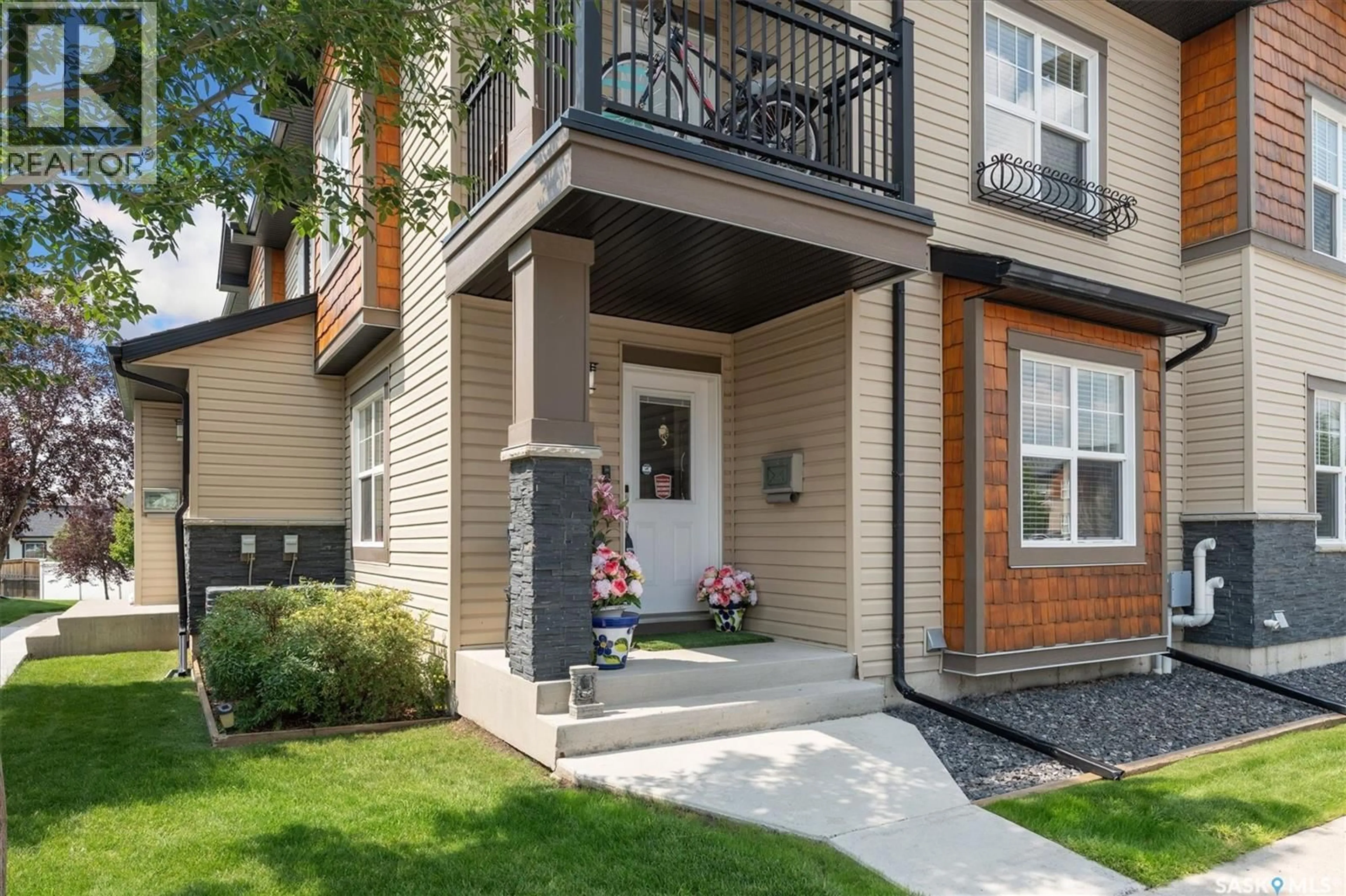 Patio, street for 203 - 1015 PATRICK CRESCENT, Saskatoon Saskatchewan S7W0M1