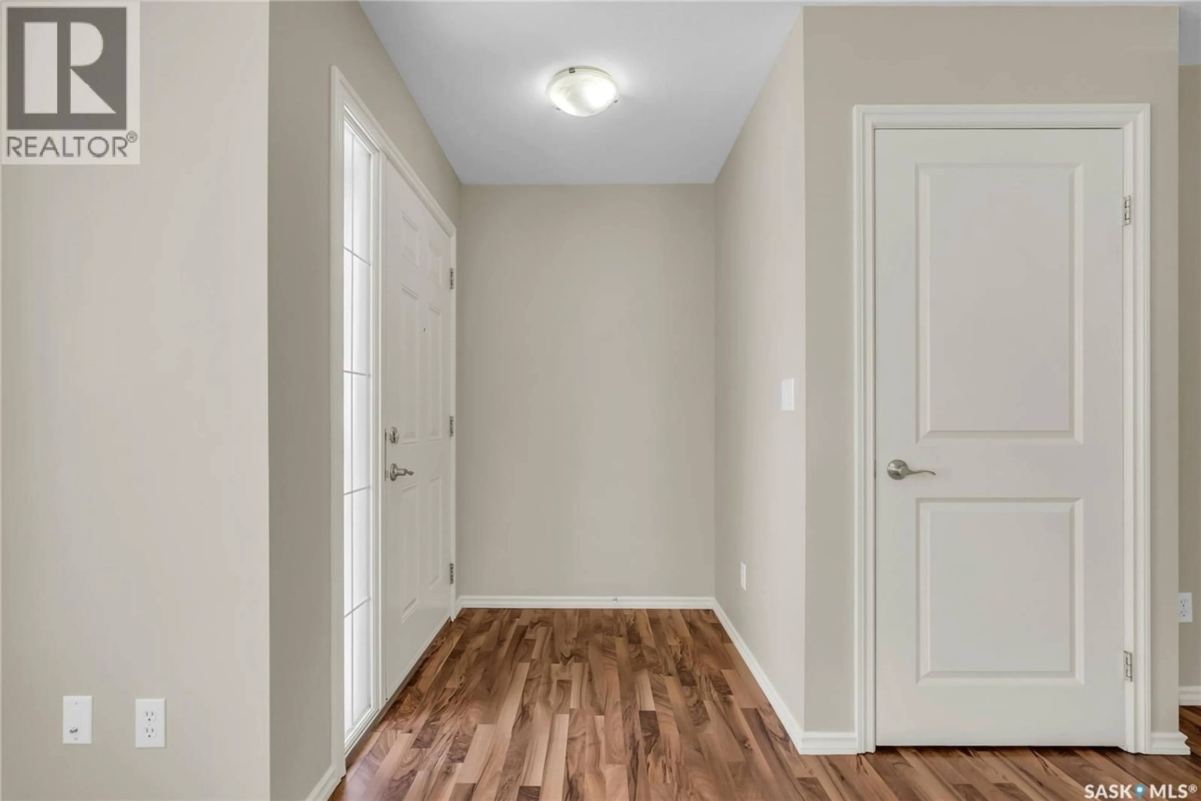 Indoor entryway for 303 - 421 SLIMMON PLACE, Saskatoon Saskatchewan S7V0A8