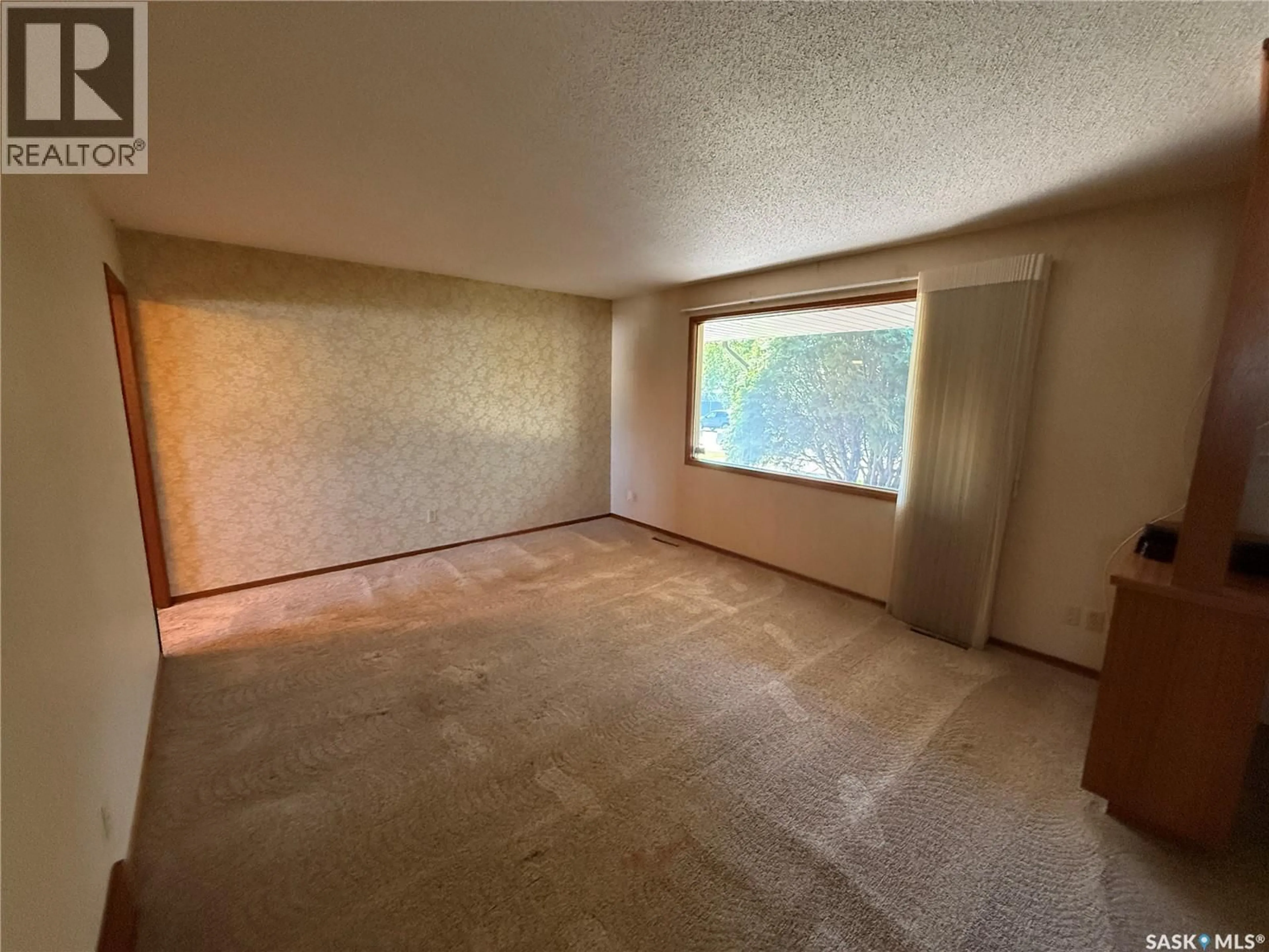 A pic of a room for 2510 29TH STREET, Saskatoon Saskatchewan S7L0N7