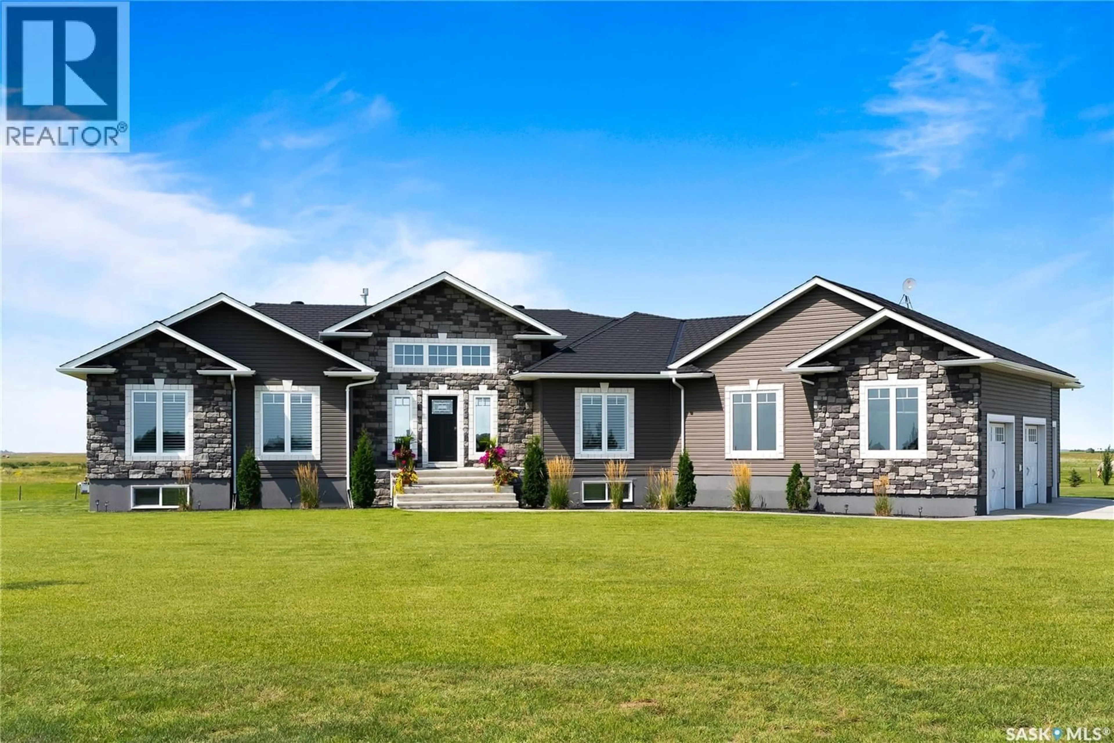 Home with vinyl exterior material, building for BLACKBURN ACREAGE, Estevan Rm No. 5 Saskatchewan S4A2L7