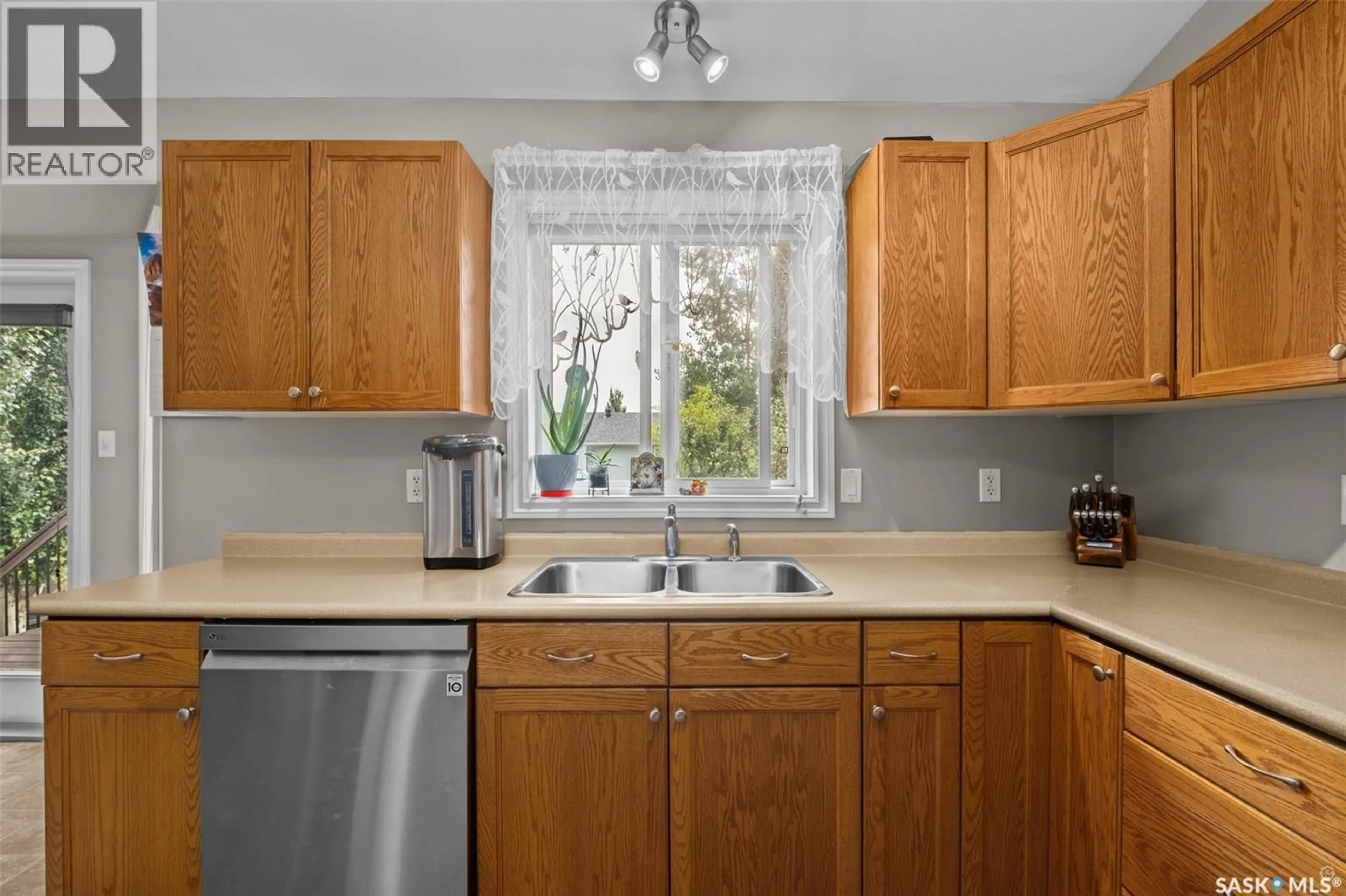 Standard kitchen, unknown for 2 STEELE BAY, Prince Albert Saskatchewan S6V0H2