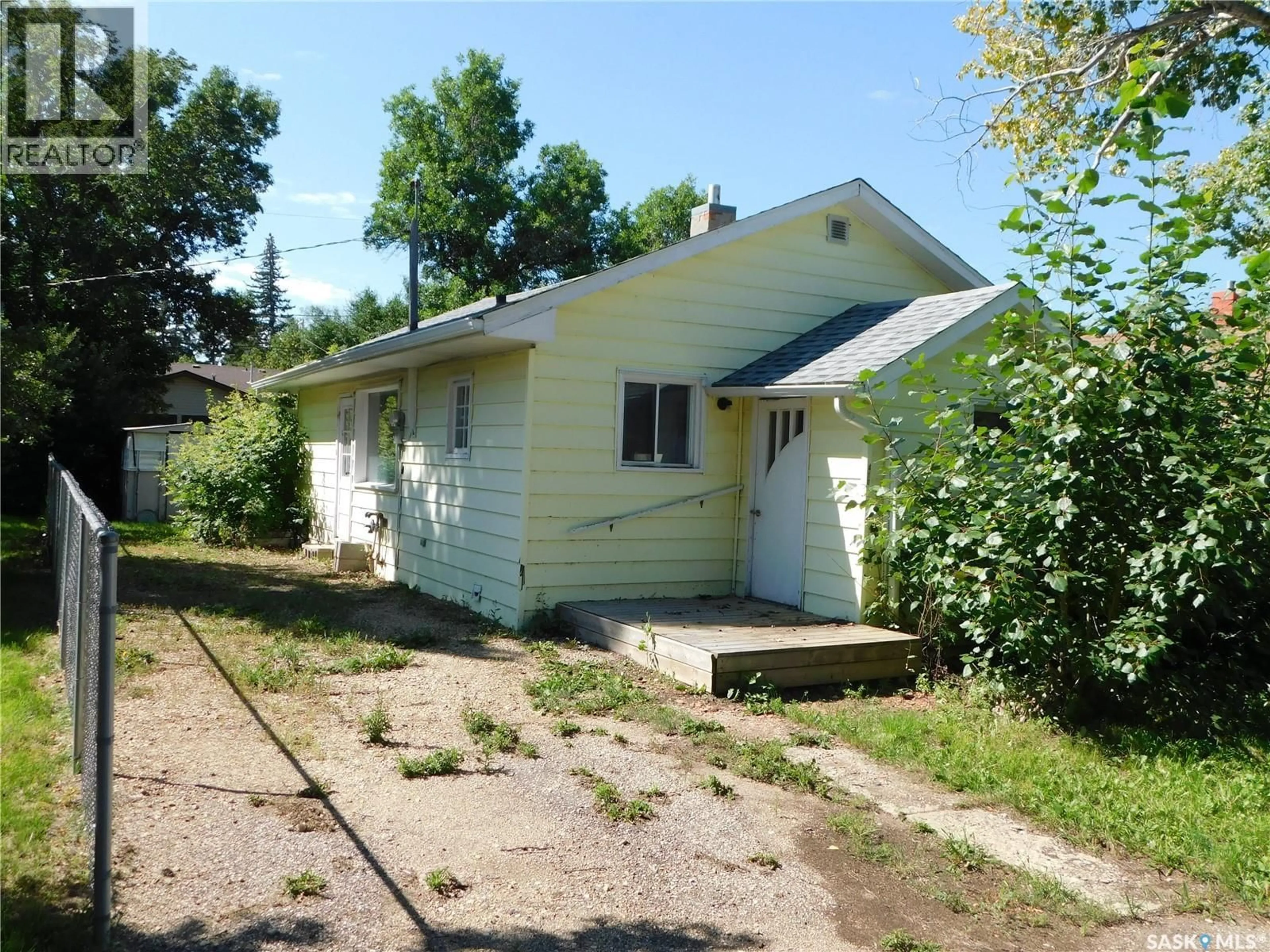 Shed for 410 6TH AVENUE, Assiniboia Saskatchewan S0H0B0