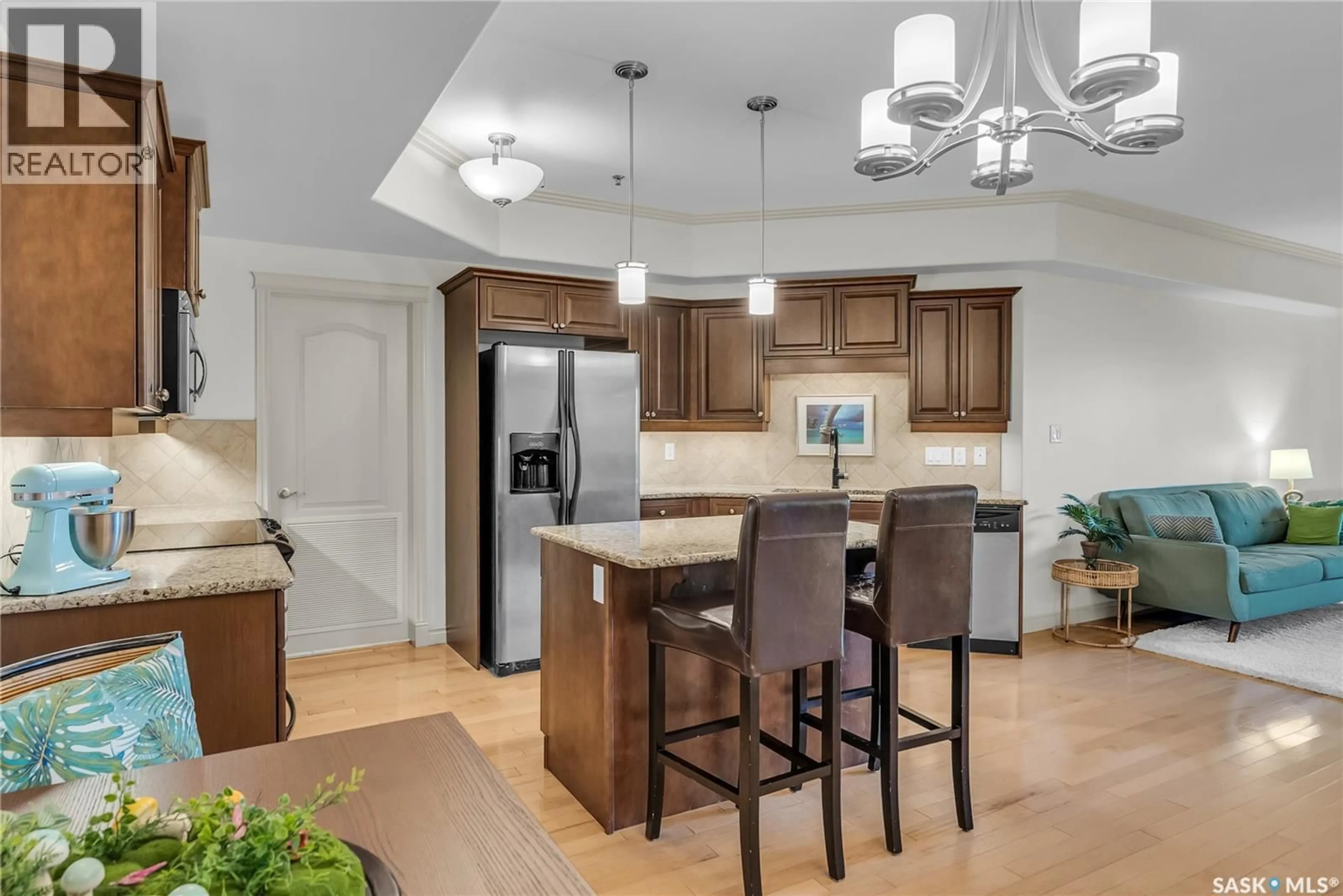 Open concept kitchen, unknown for 135 623 SASKATCHEWAN CRESCENT, Saskatoon Saskatchewan S7M0A5