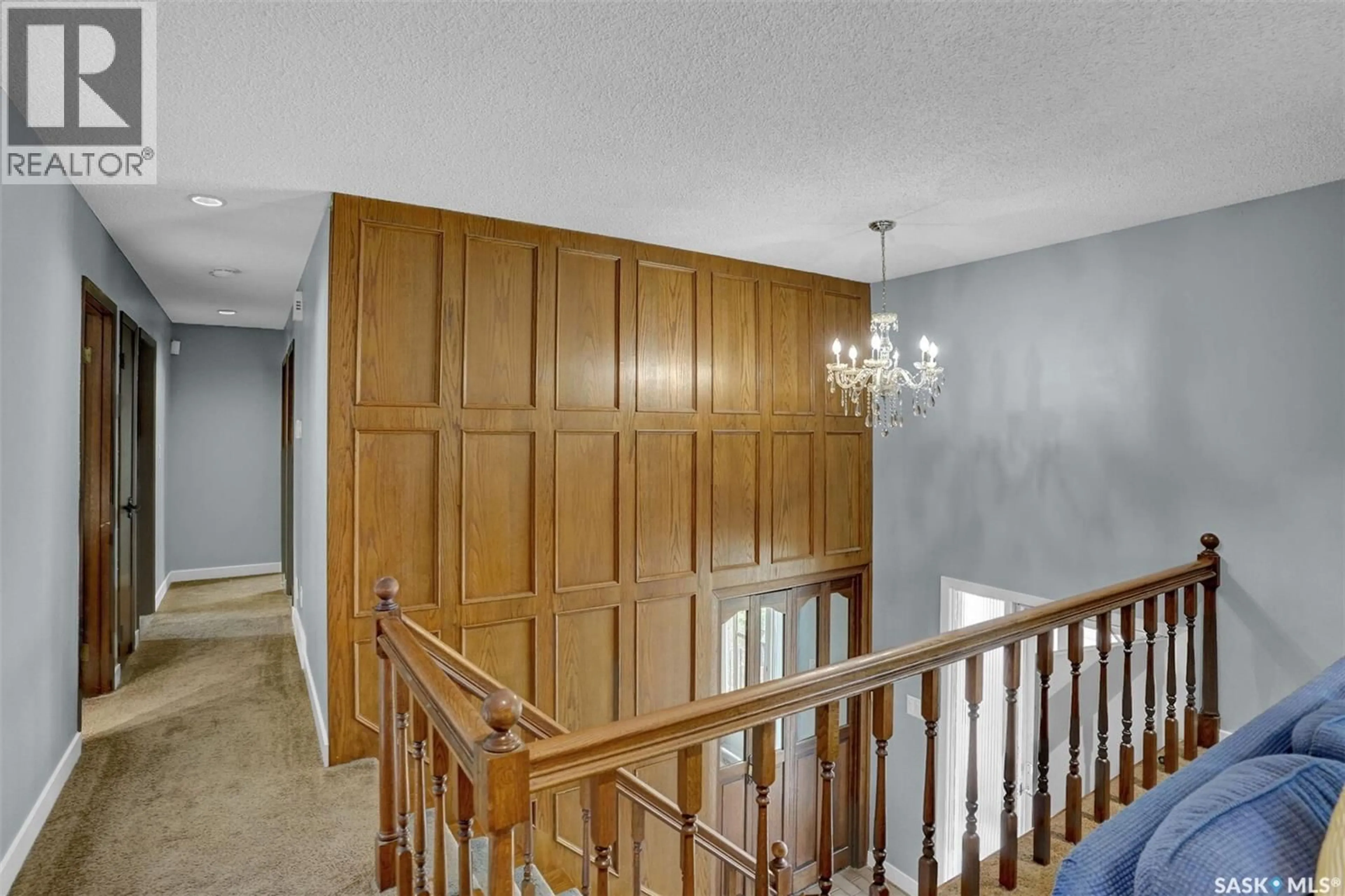Indoor foyer for 87 WILLISTON DRIVE, Regina Saskatchewan S4X1C3