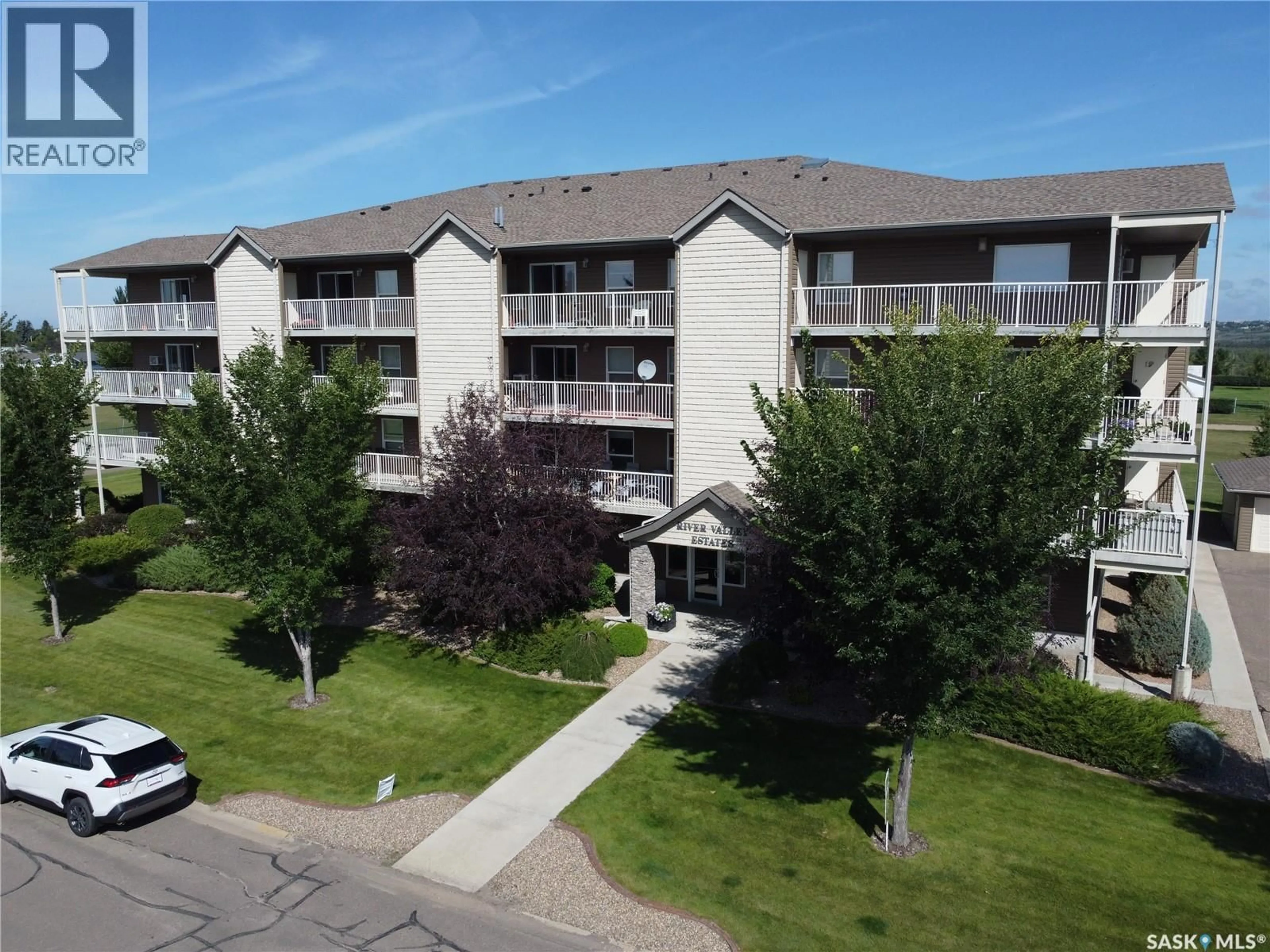 A pic from outside/outdoor area/front of a property/back of a property/a pic from drone, unknown for 204 2 18TH STREET, Battleford Saskatchewan S0M0E0