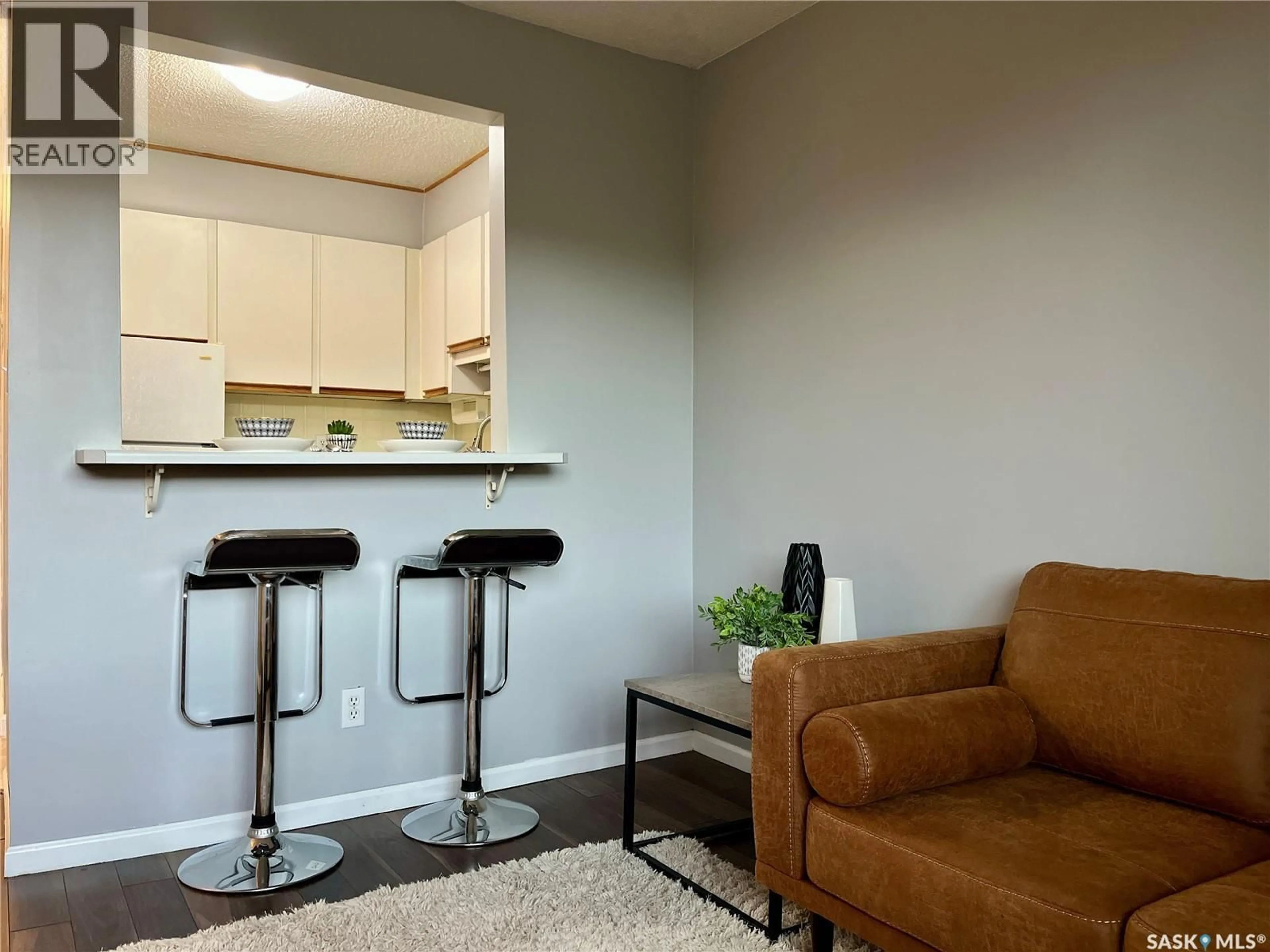 Living room with furniture, unknown for 3 - 81 COLUMBIA DRIVE, Saskatoon Saskatchewan S7K1E3