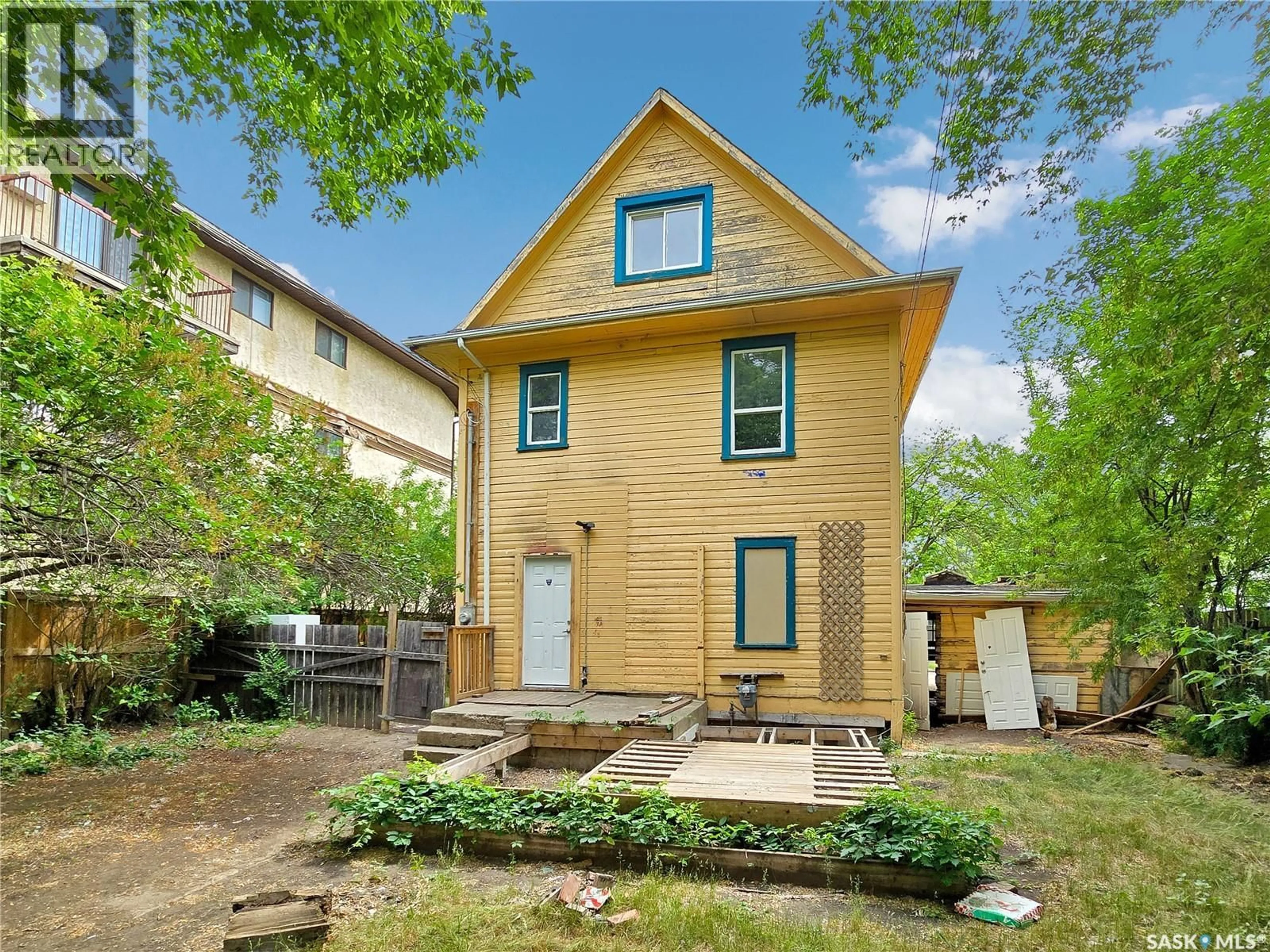 Unknown for 221 N AVENUE S, Saskatoon Saskatchewan S7M2N1